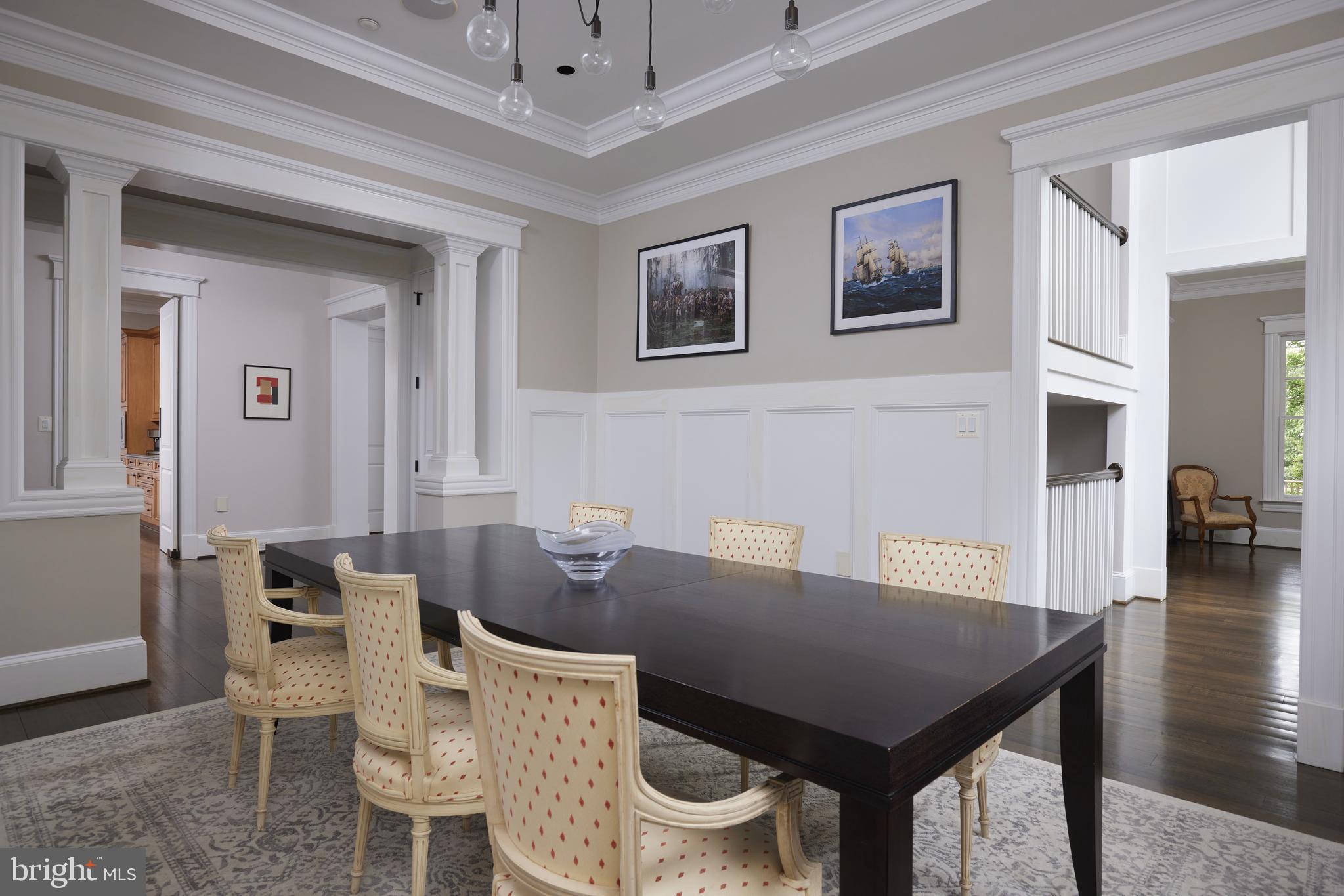 ENGLISH VILLAGE - Residential