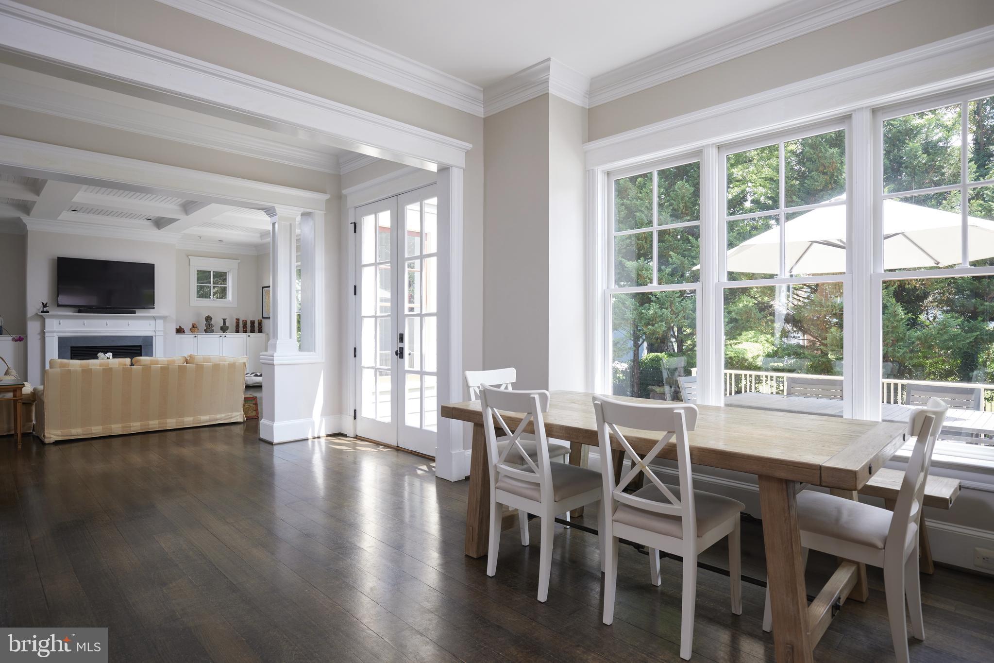 ENGLISH VILLAGE - Residential