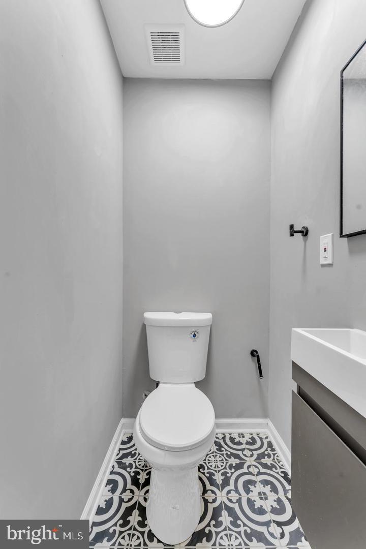 GAY STREET - Residential Lease