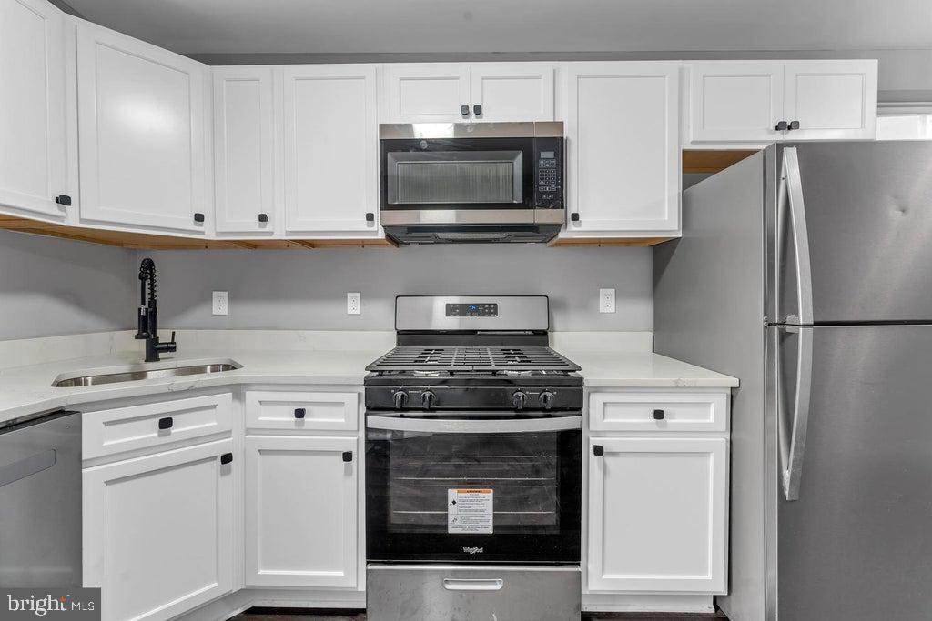 GAY STREET - Residential Lease