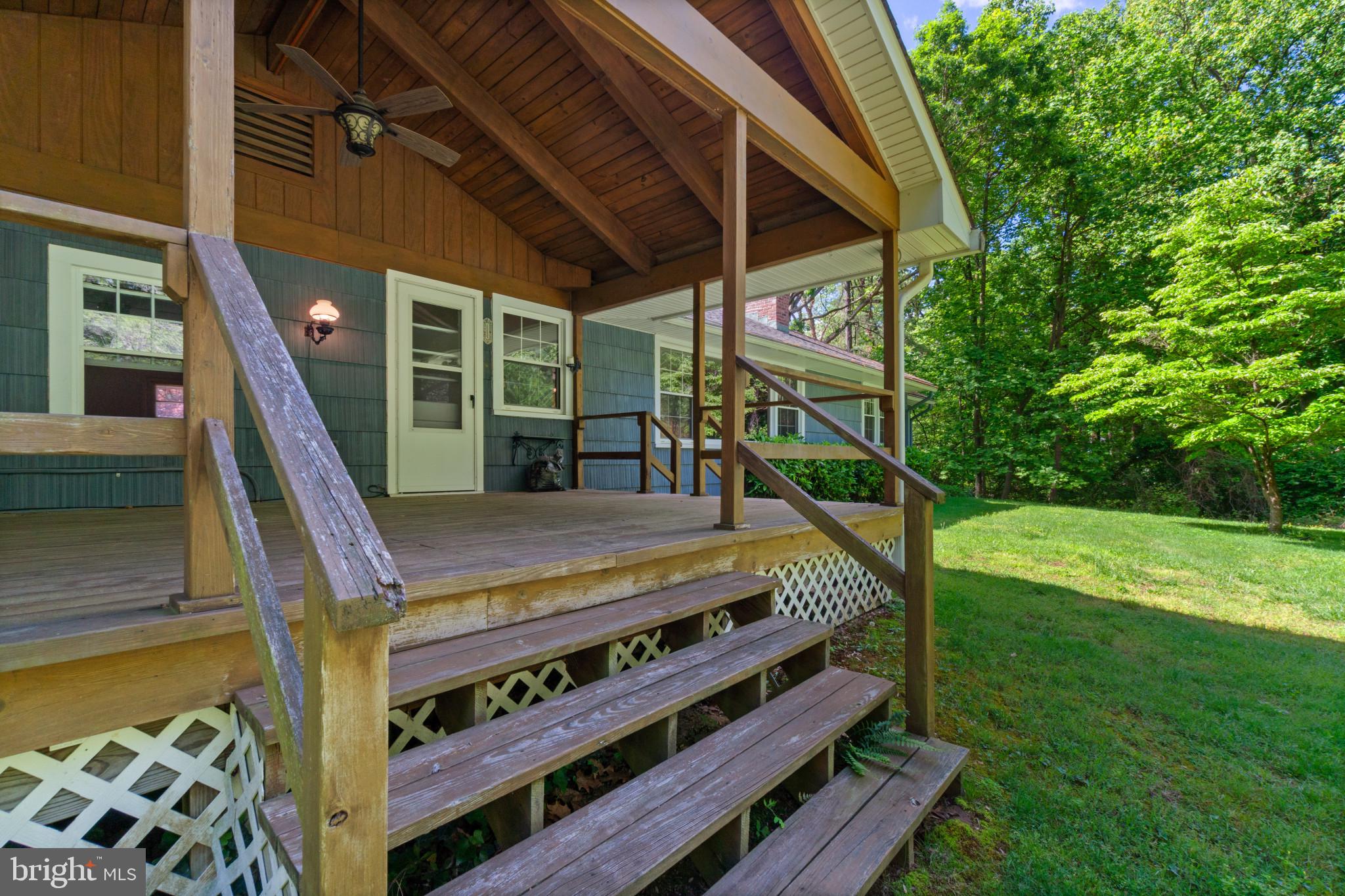 ROLLING KNOLLS - Residential