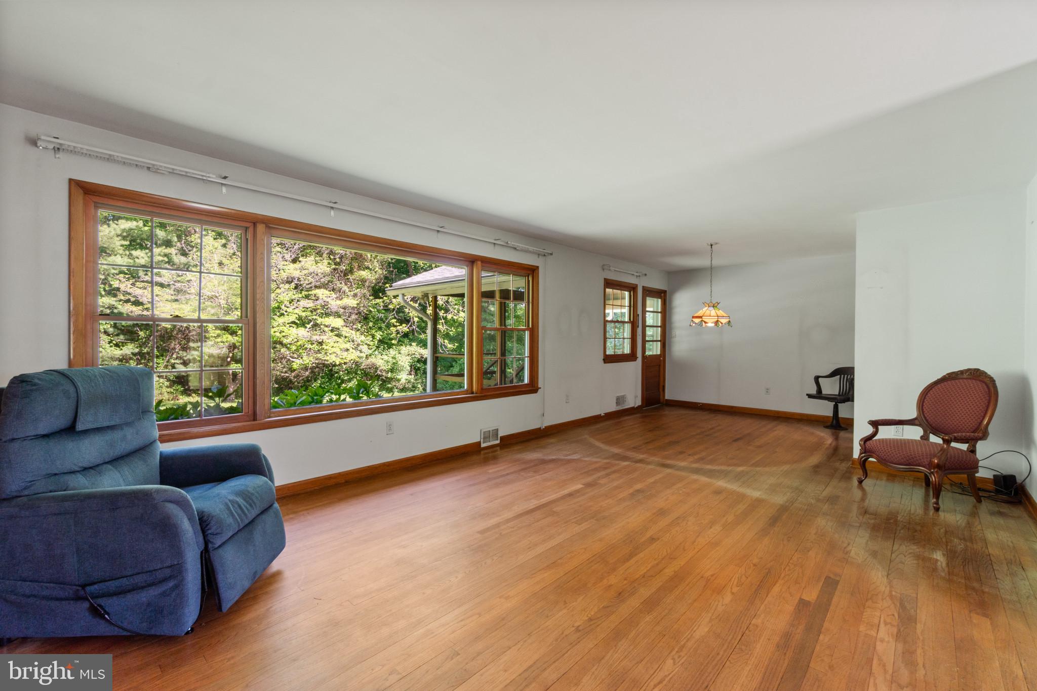 ROLLING KNOLLS - Residential