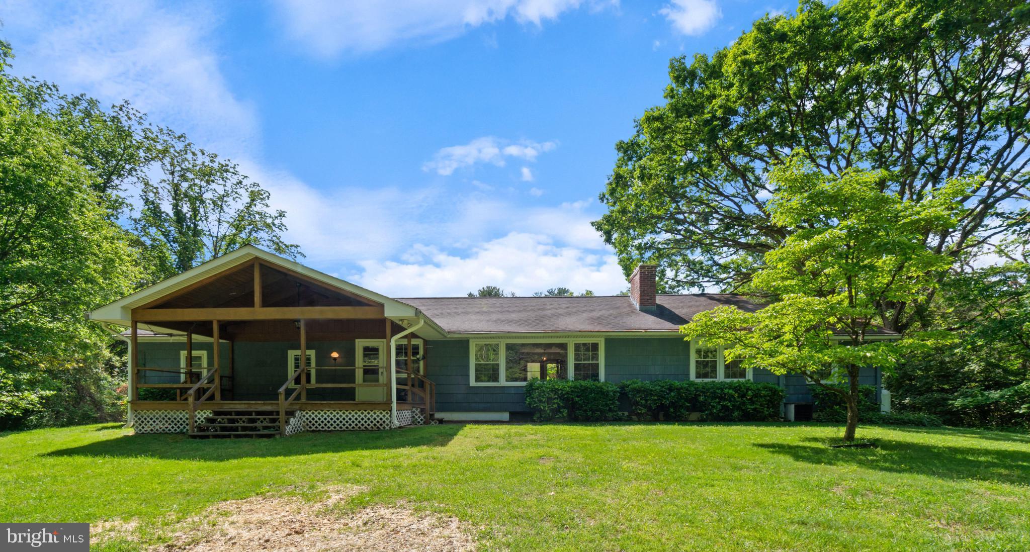 ROLLING KNOLLS - Residential