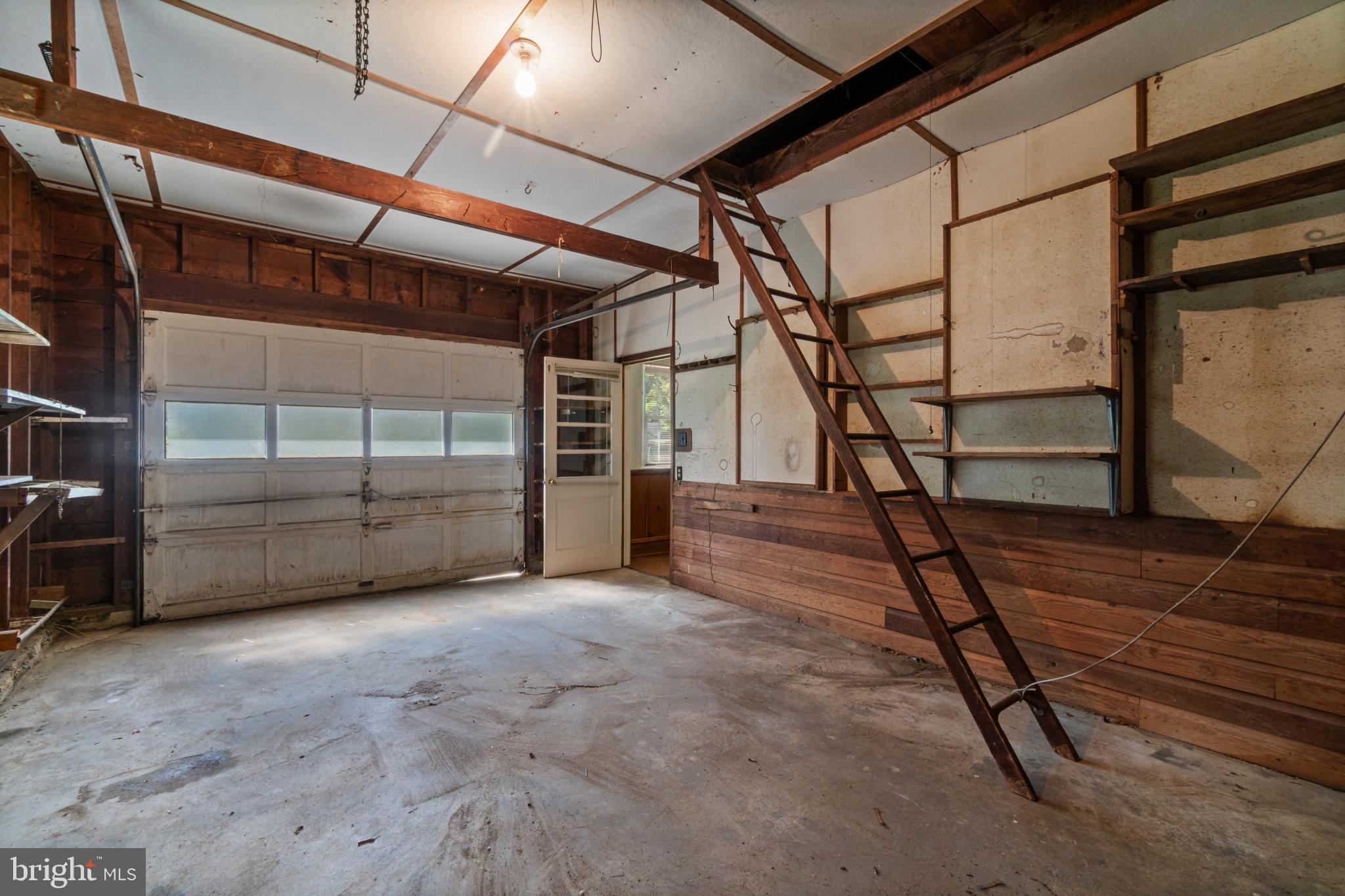 ROLLING KNOLLS - Residential