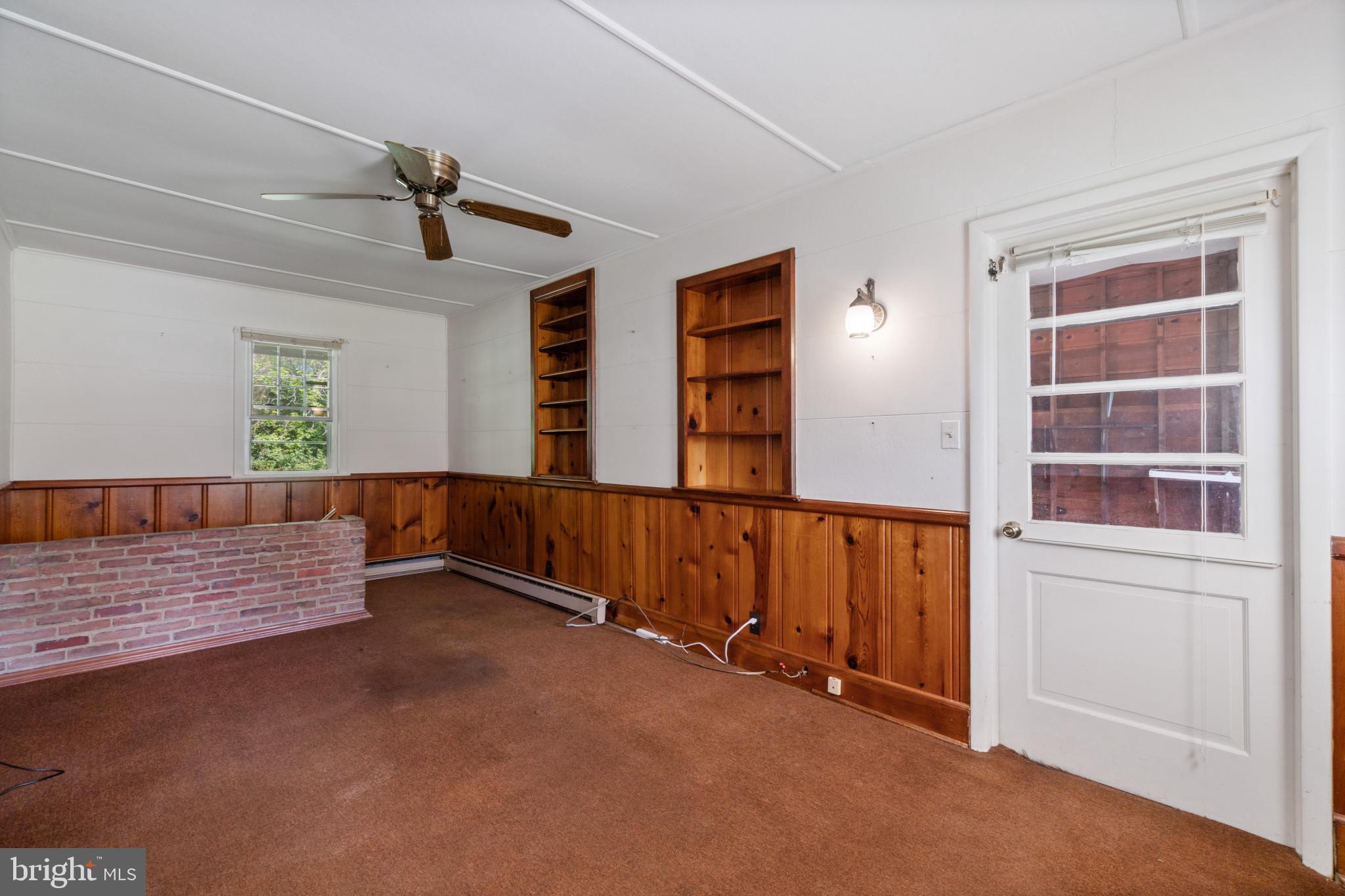 ROLLING KNOLLS - Residential