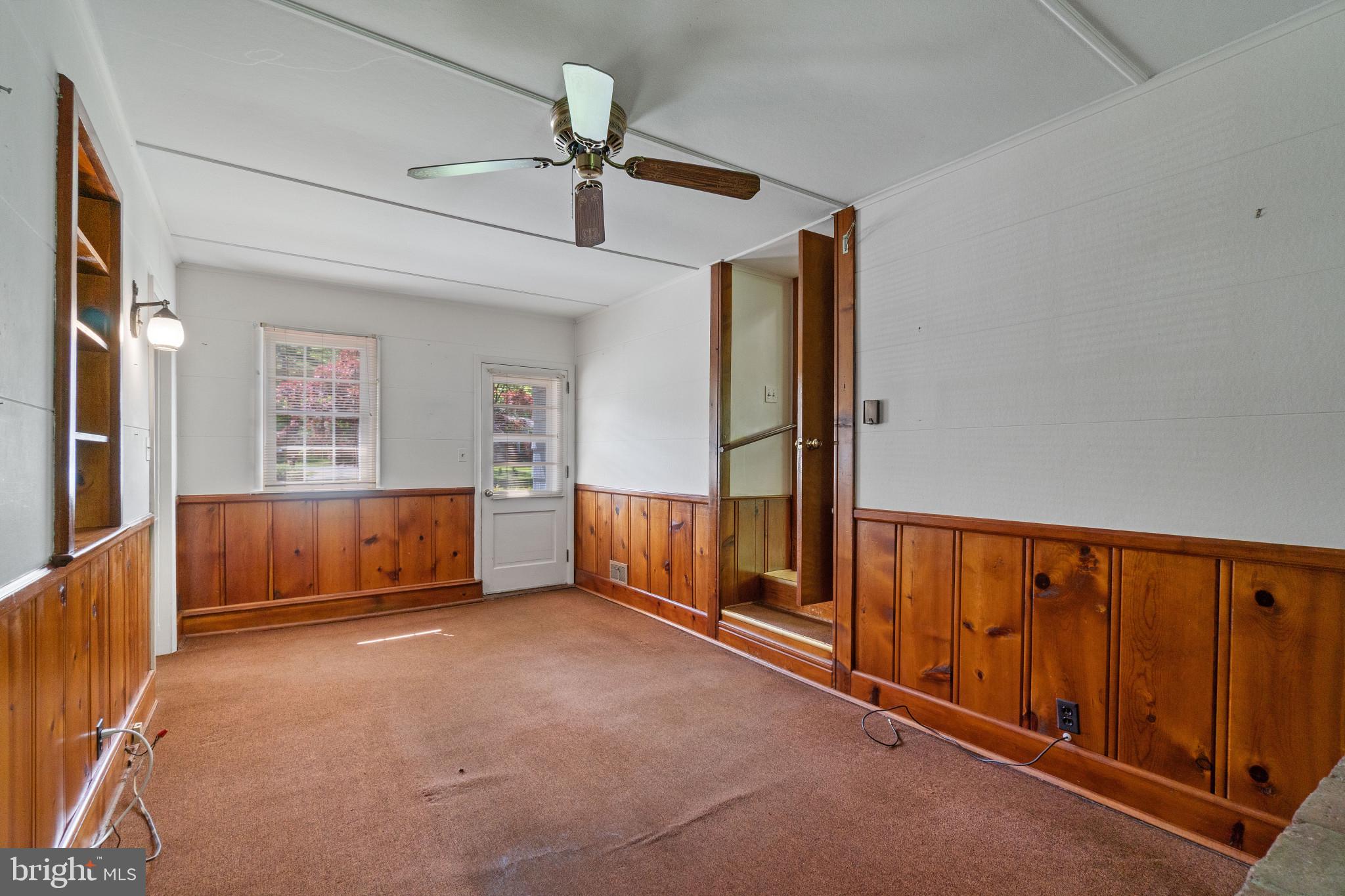 ROLLING KNOLLS - Residential