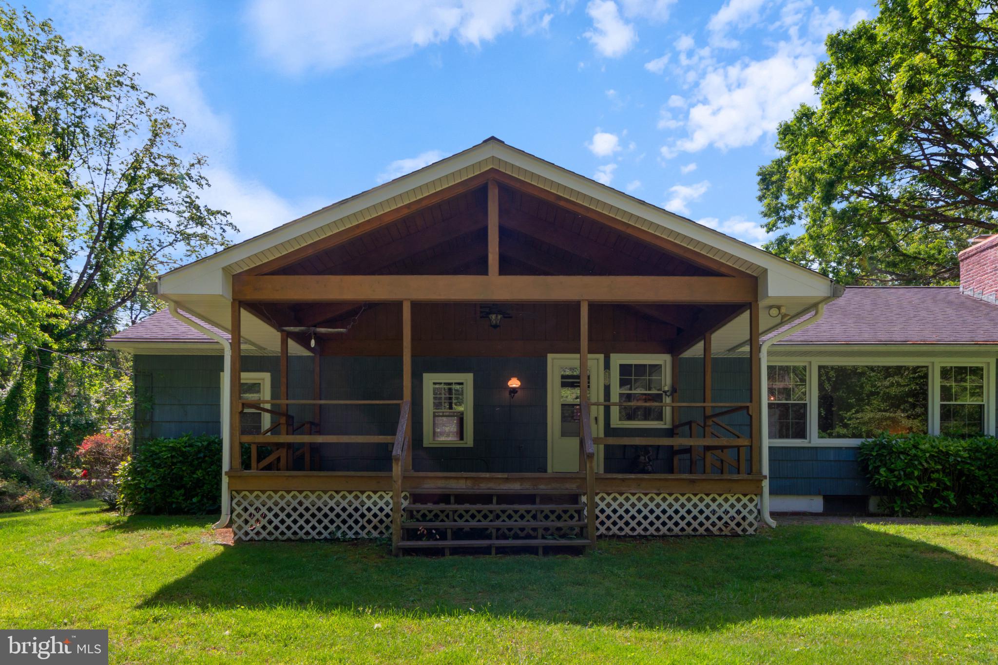 ROLLING KNOLLS - Residential