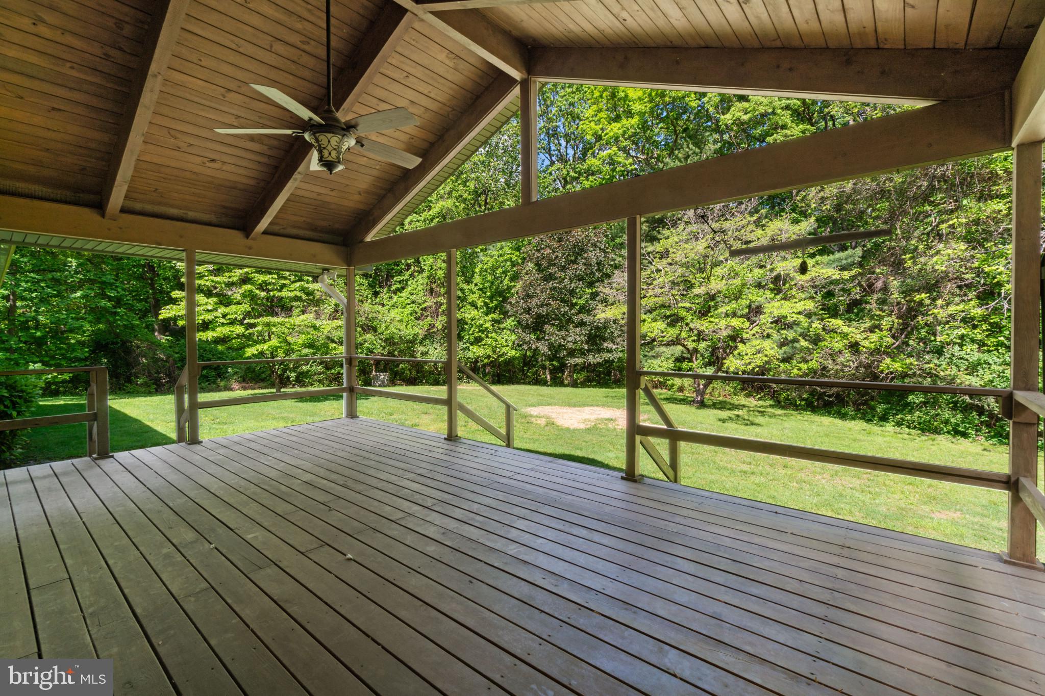 ROLLING KNOLLS - Residential