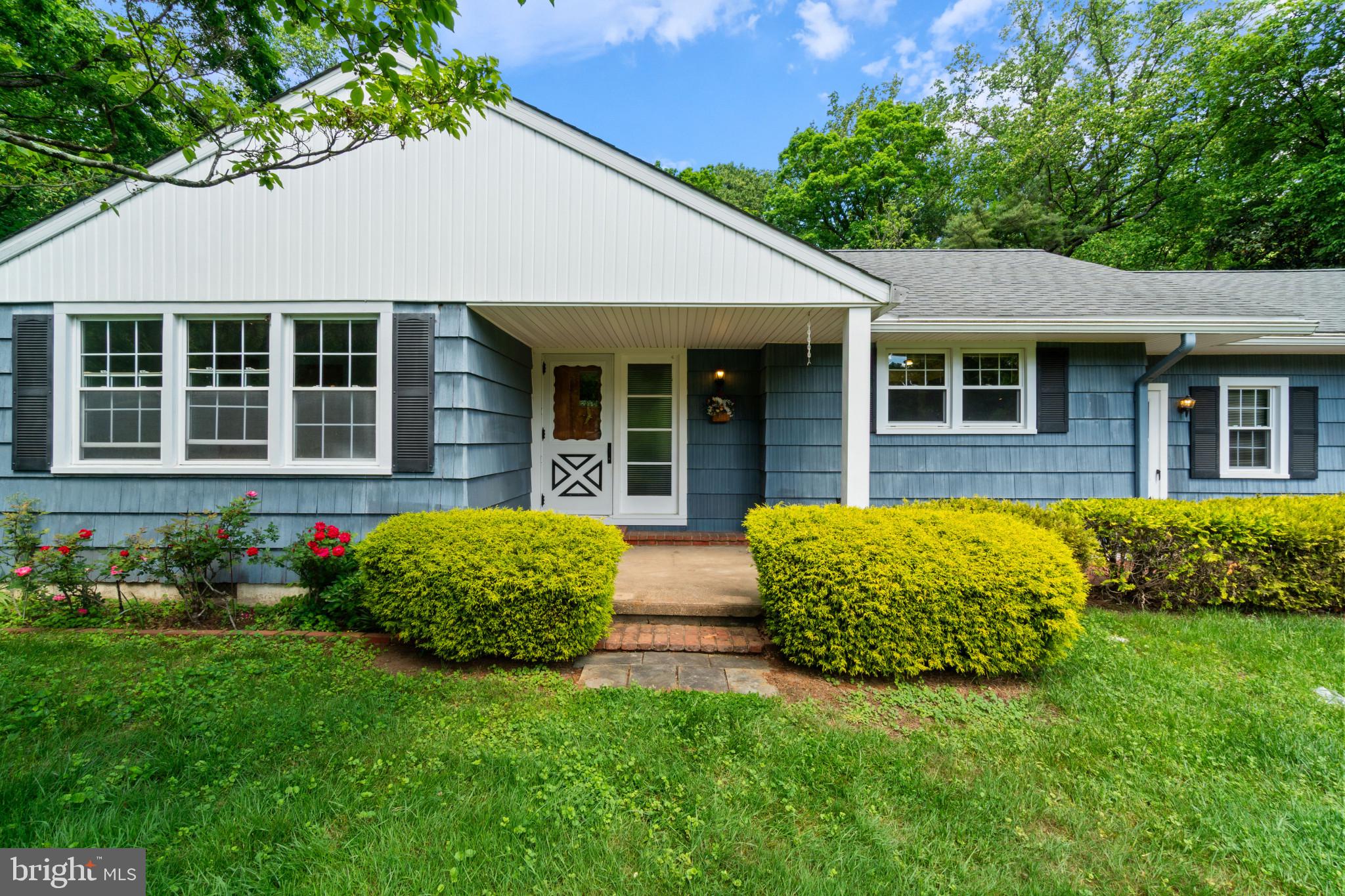 ROLLING KNOLLS - Residential