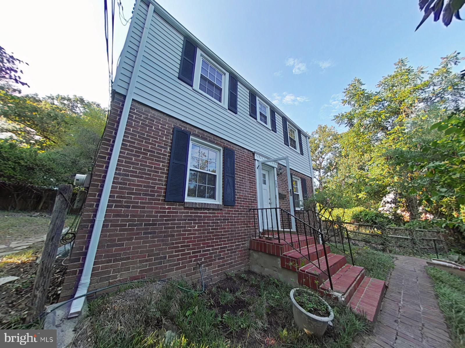 908 GLAIZEWOOD COURT