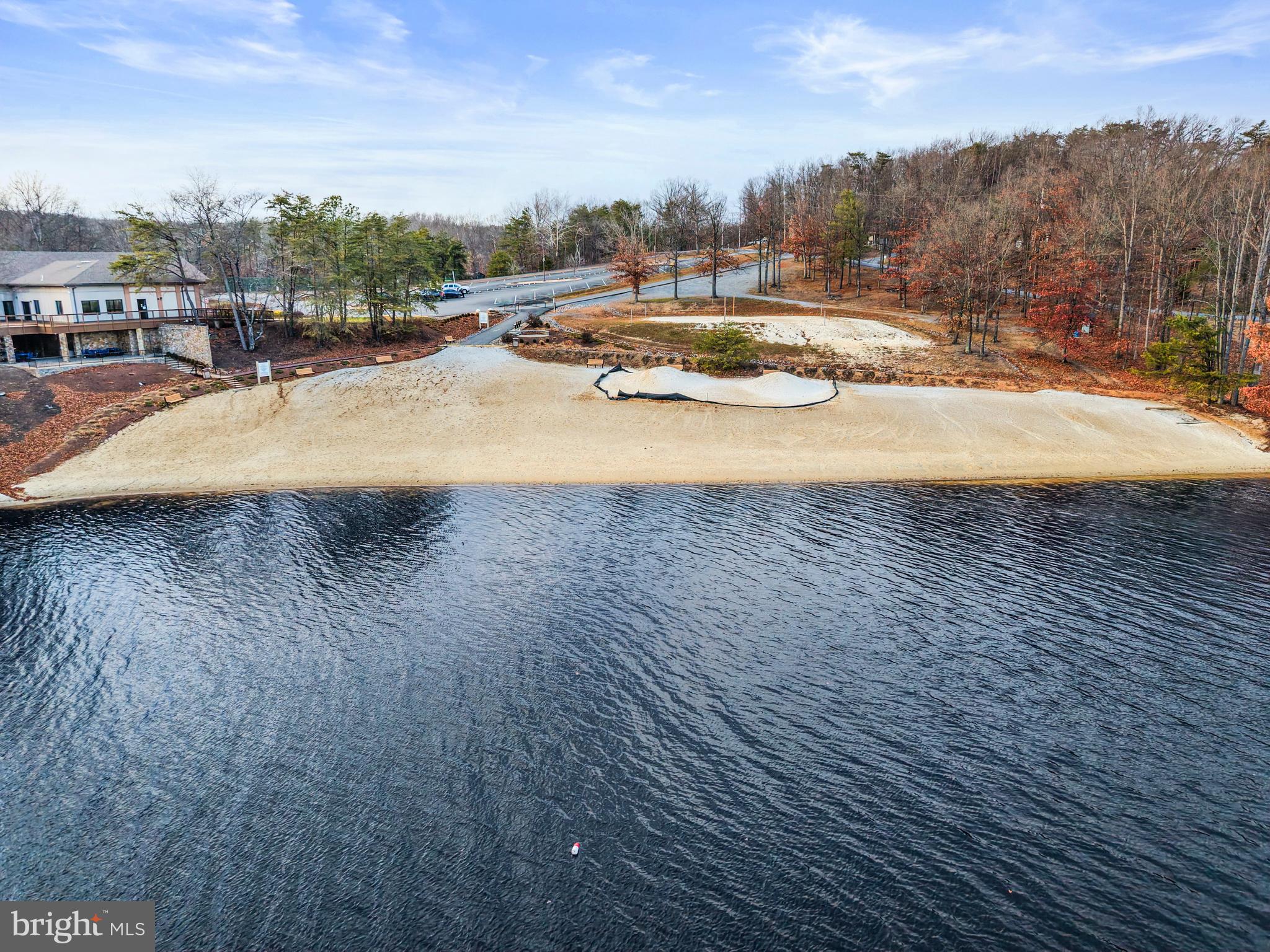 LAKE HOLIDAY ESTATES - Residential