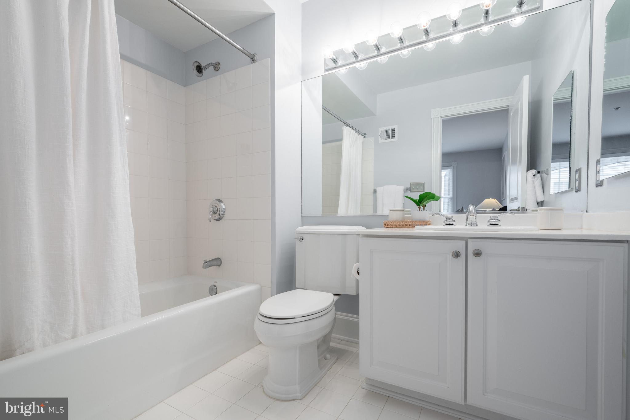 OLD TOWN ALEXANDRIA - Residential