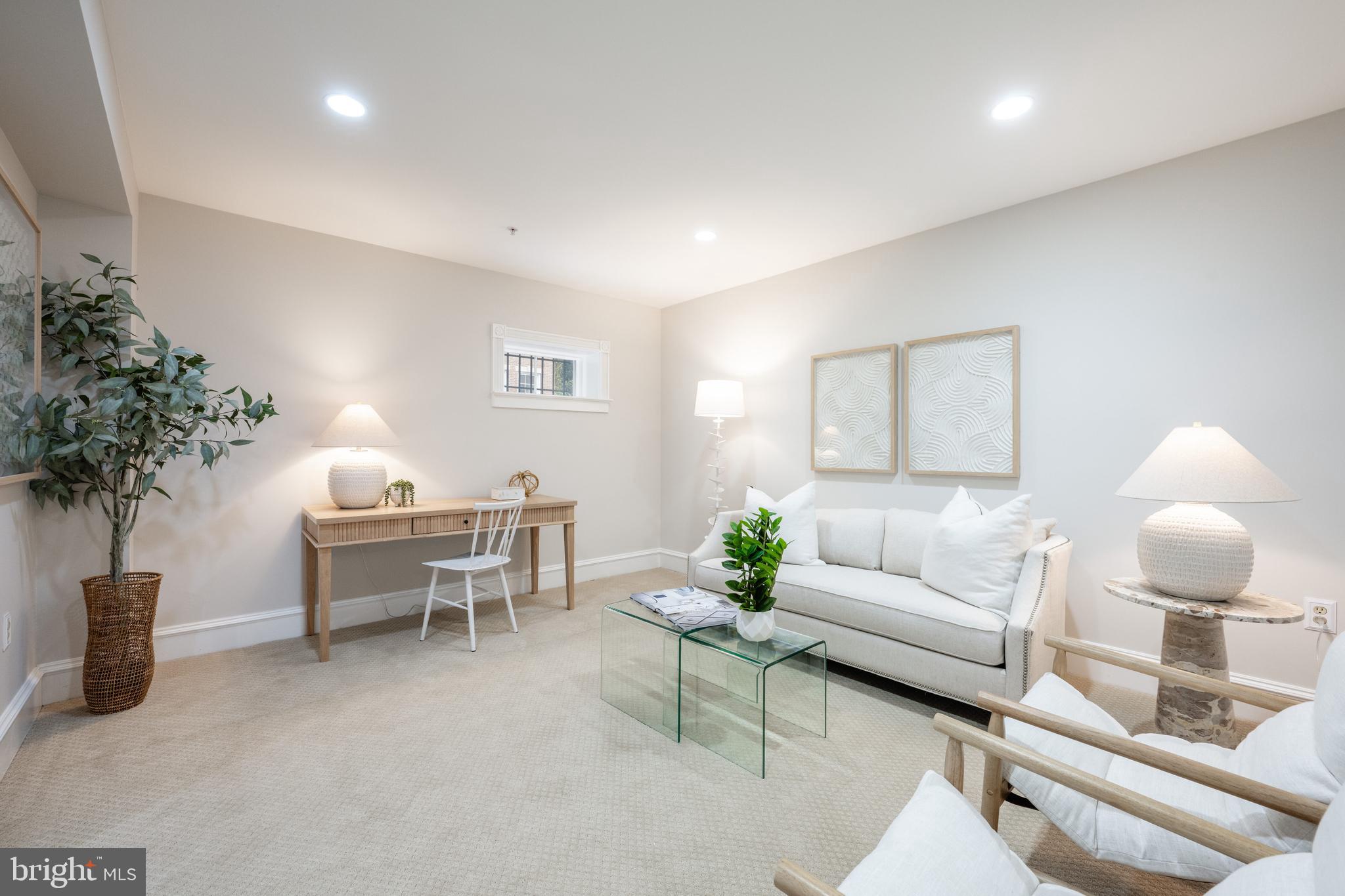 OLD TOWN ALEXANDRIA - Residential