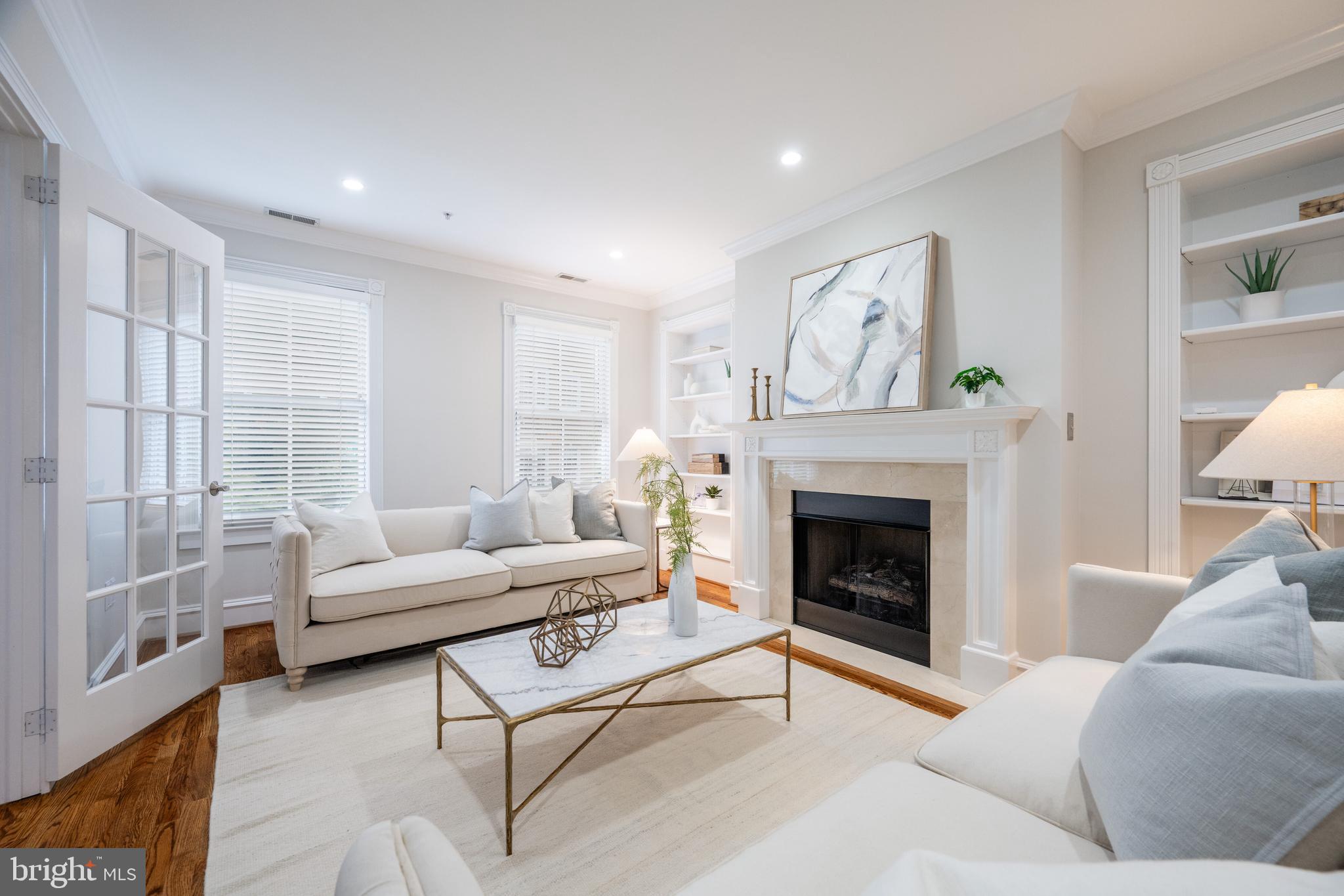 OLD TOWN ALEXANDRIA - Residential