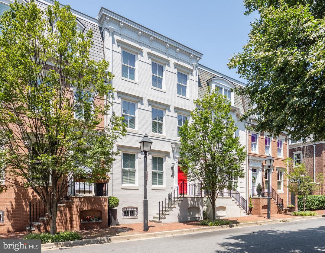OLD TOWN ALEXANDRIA - Residential