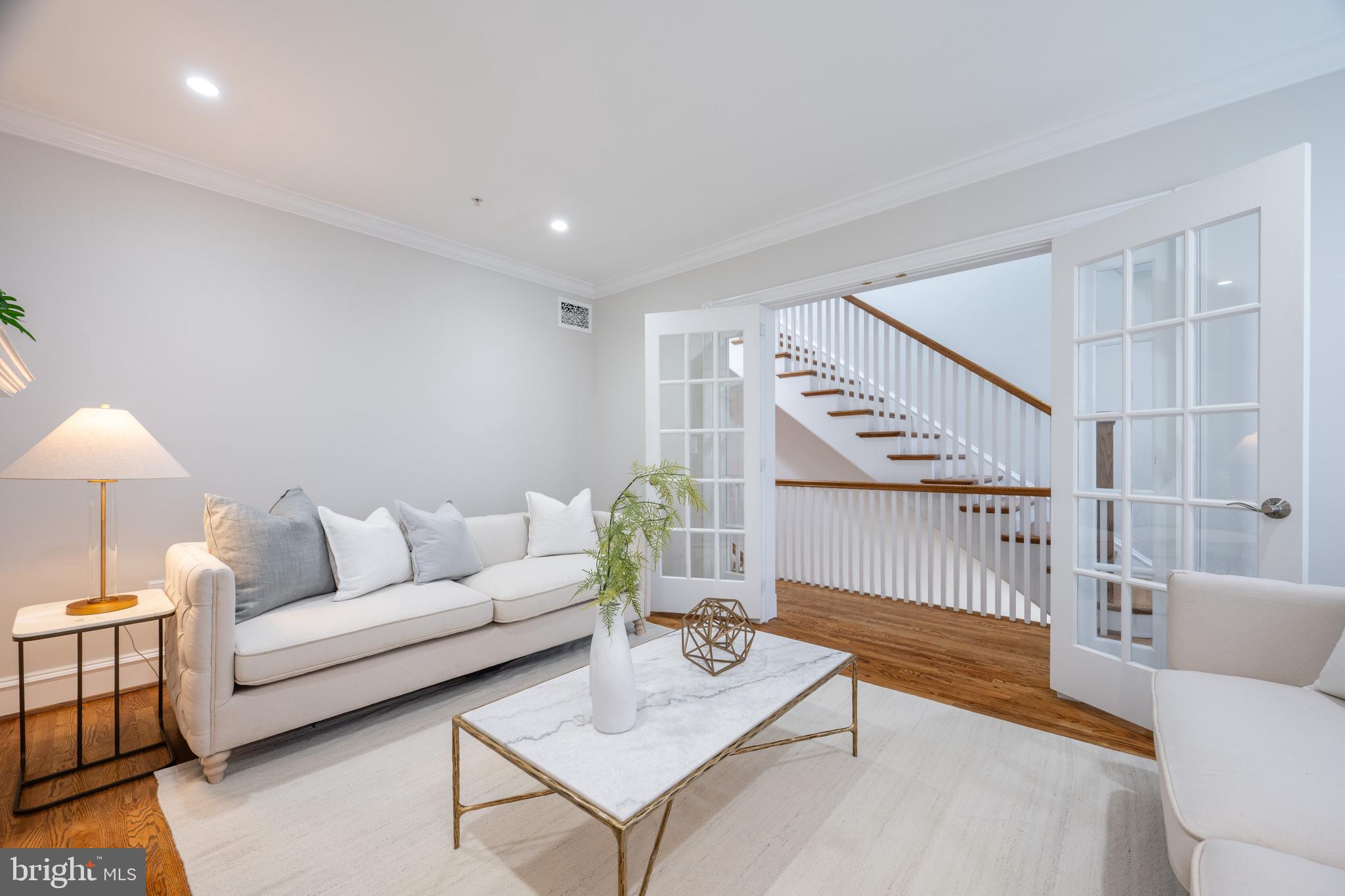 OLD TOWN ALEXANDRIA - Residential