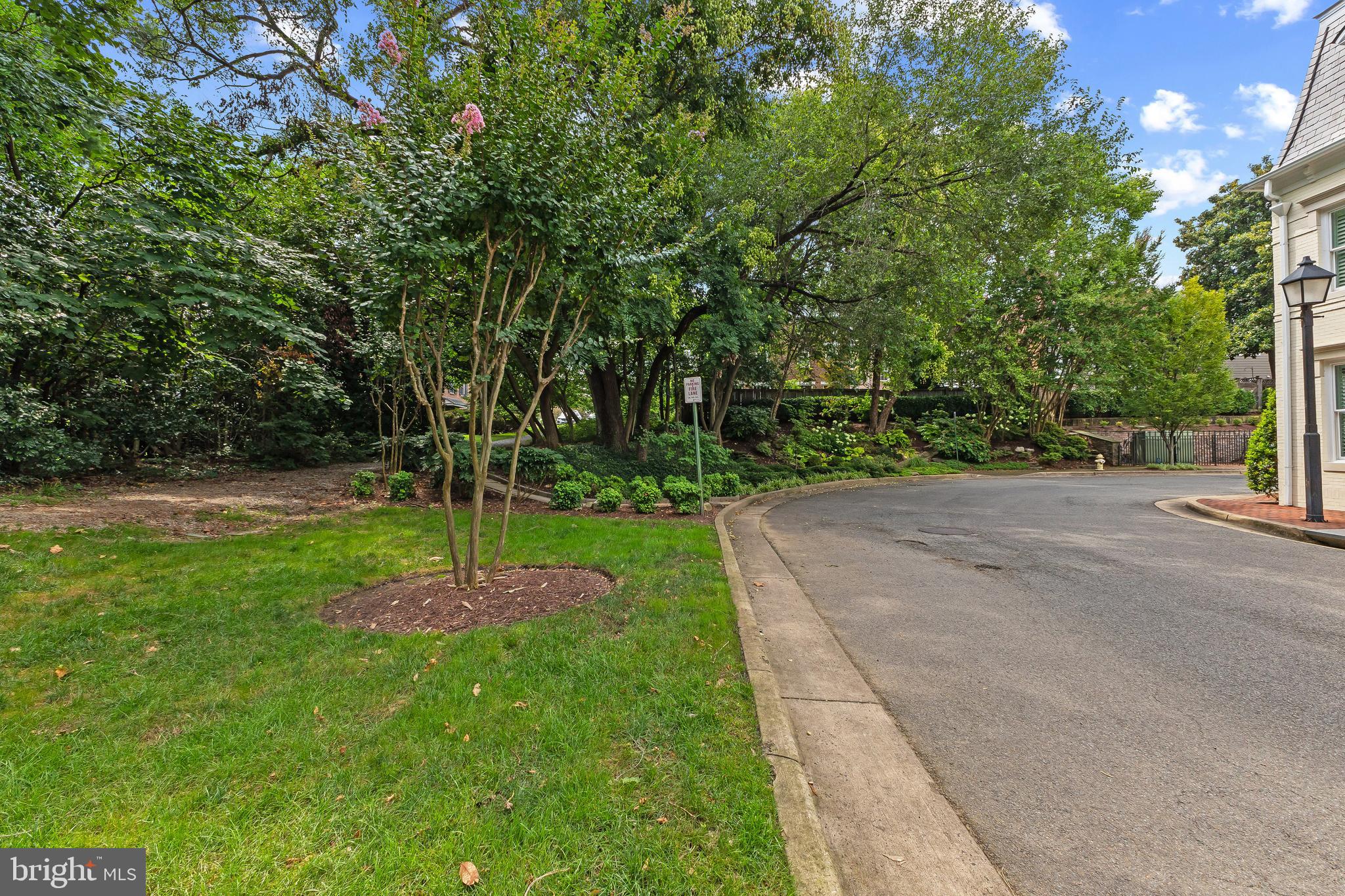 OLD TOWN ALEXANDRIA - Residential