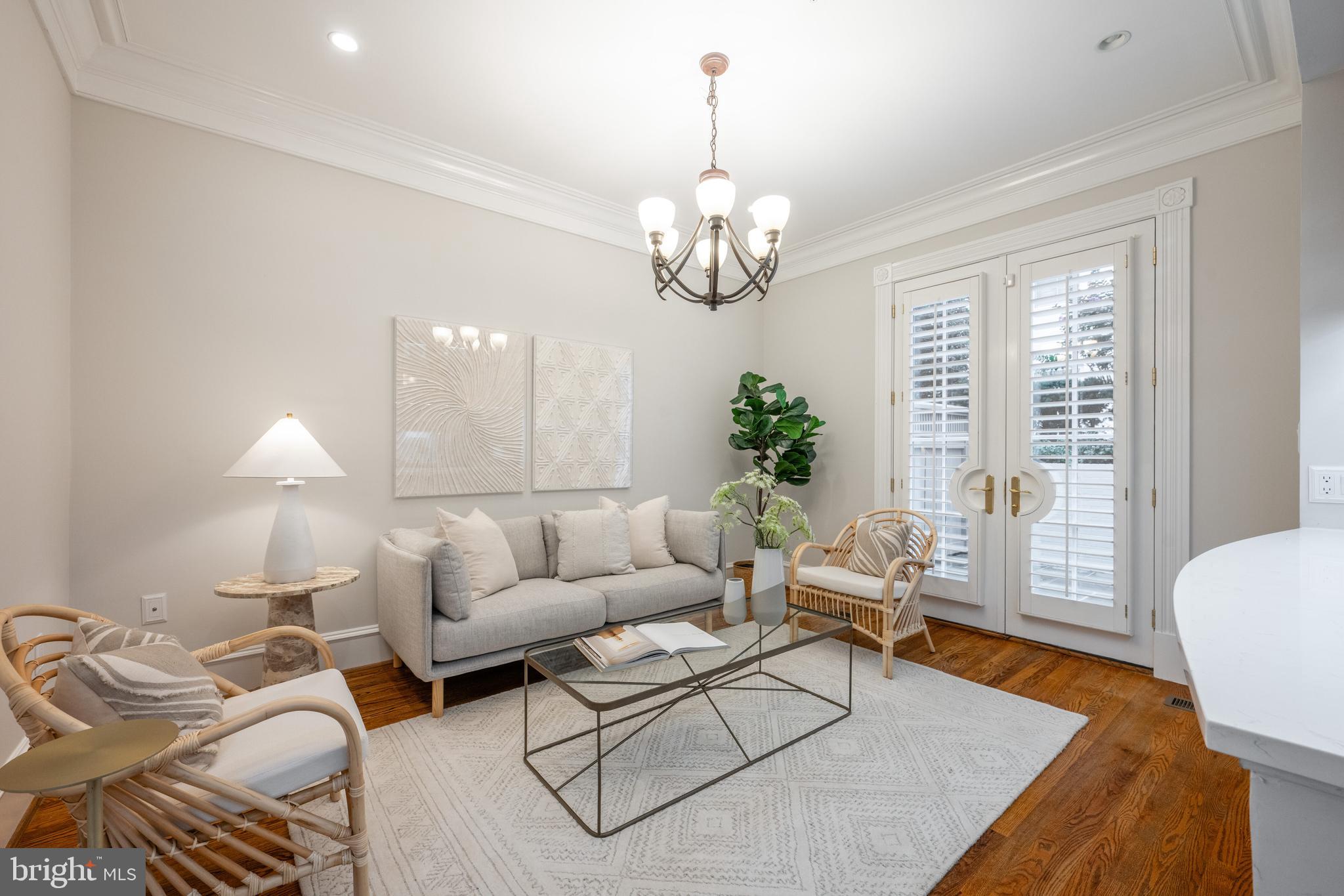 OLD TOWN ALEXANDRIA - Residential