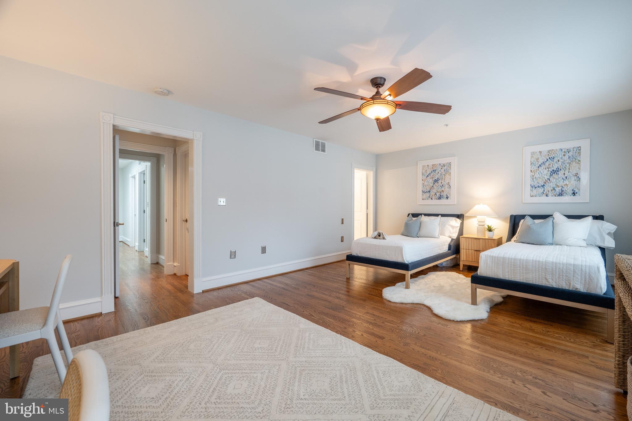 OLD TOWN ALEXANDRIA - Residential