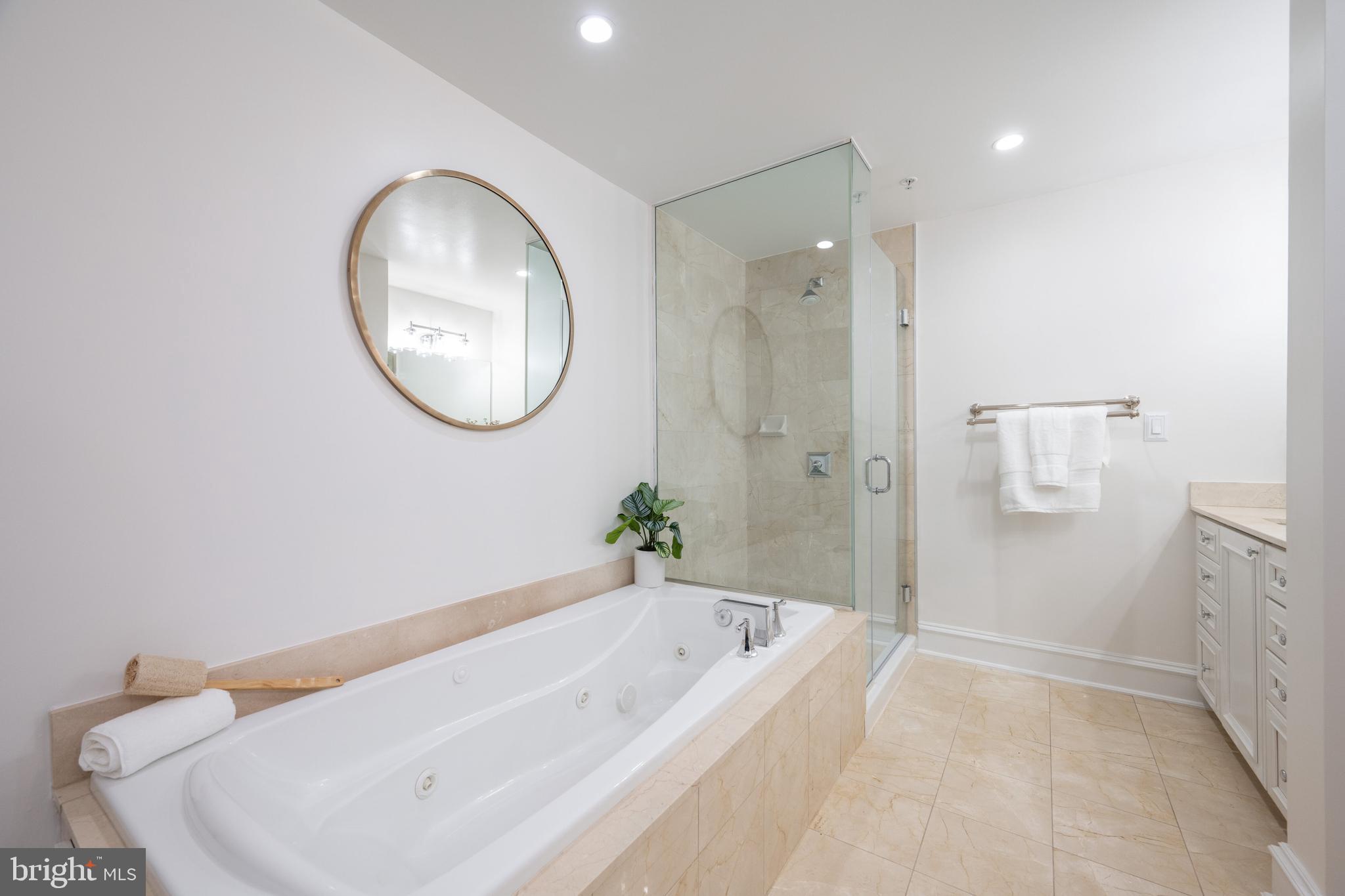 OLD TOWN ALEXANDRIA - Residential