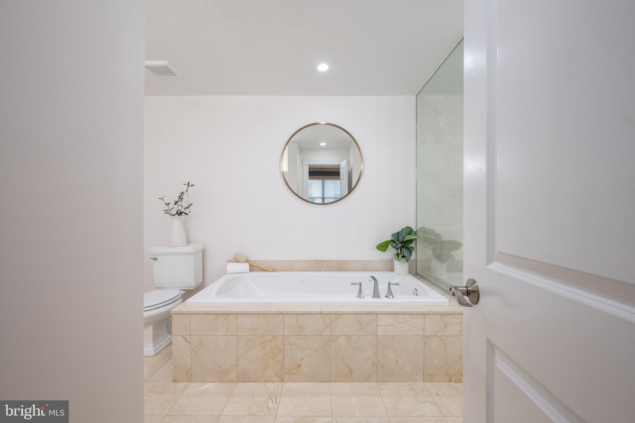 OLD TOWN ALEXANDRIA - Residential