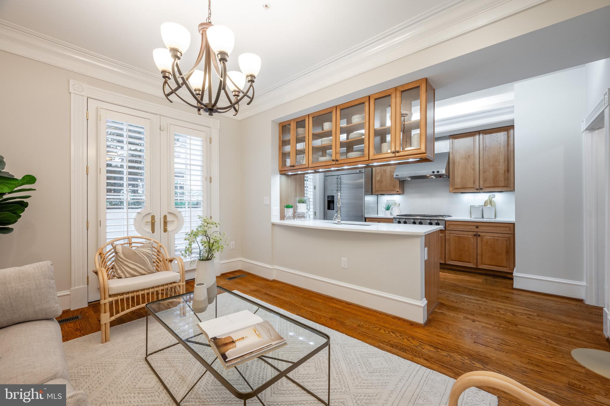 OLD TOWN ALEXANDRIA - Residential