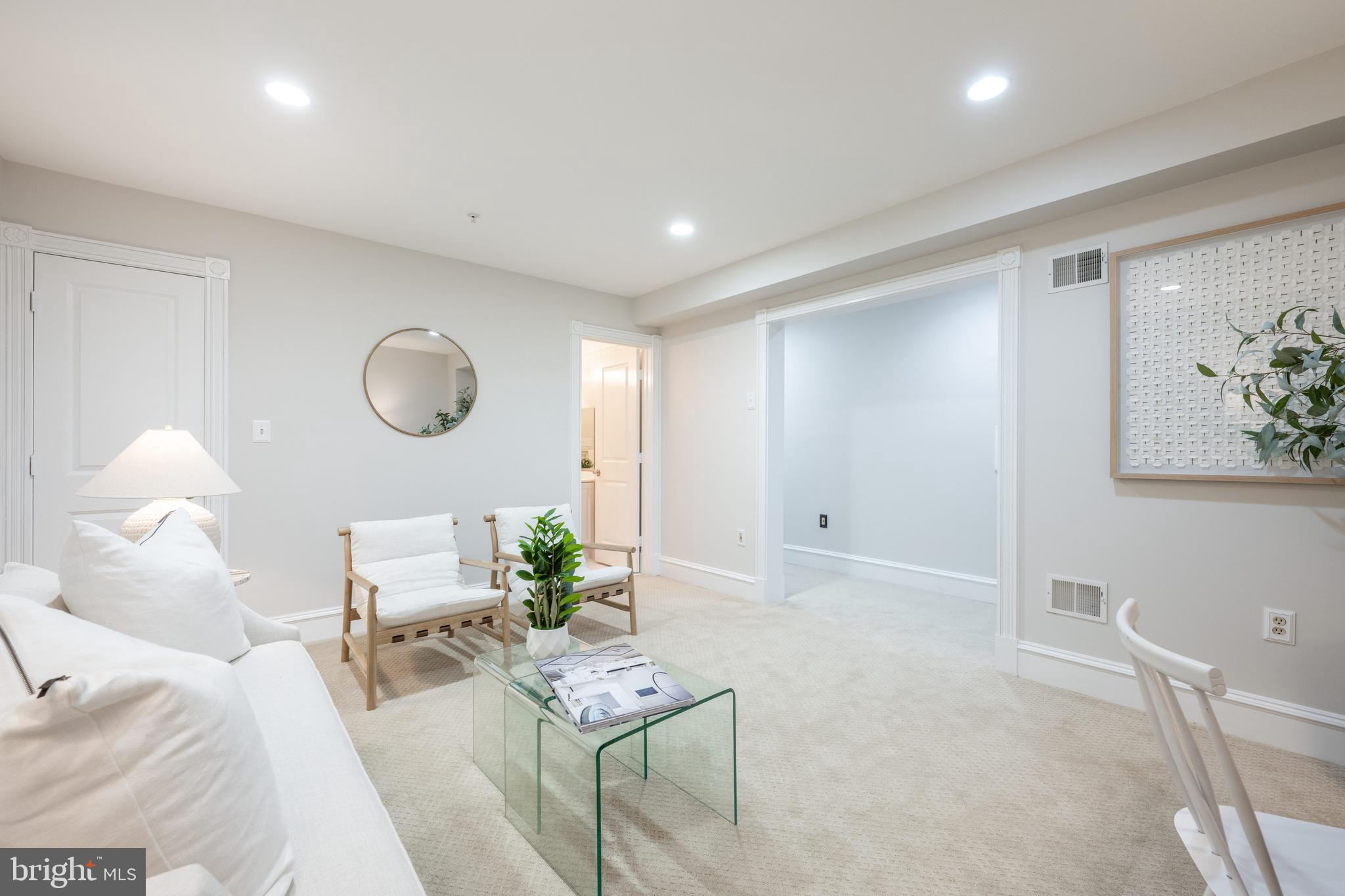 OLD TOWN ALEXANDRIA - Residential