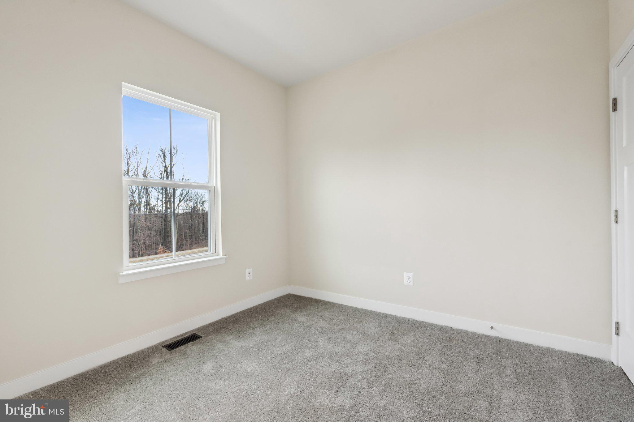 LOUDOUN VIEW CONDO FLATS - Residential Lease