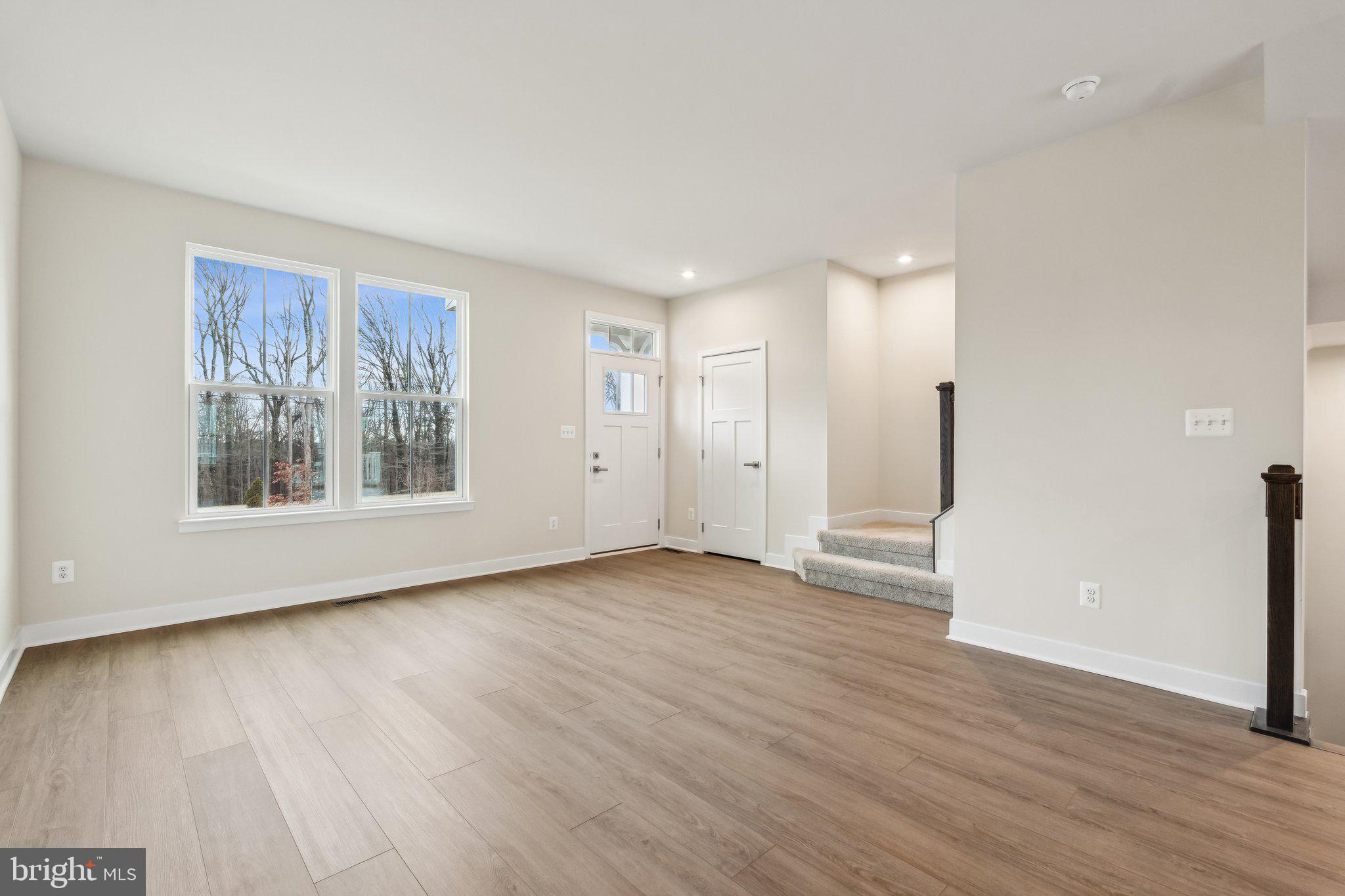 LOUDOUN VIEW CONDO FLATS - Residential Lease