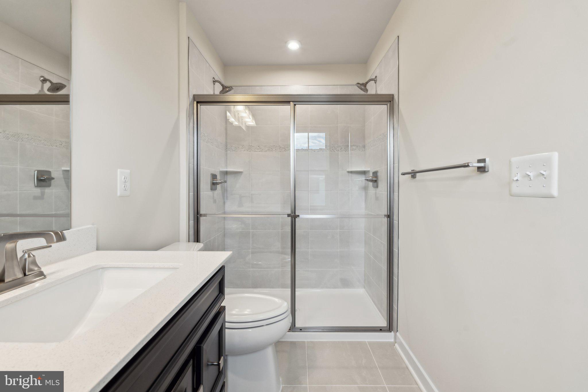 LOUDOUN VIEW CONDO FLATS - Residential Lease