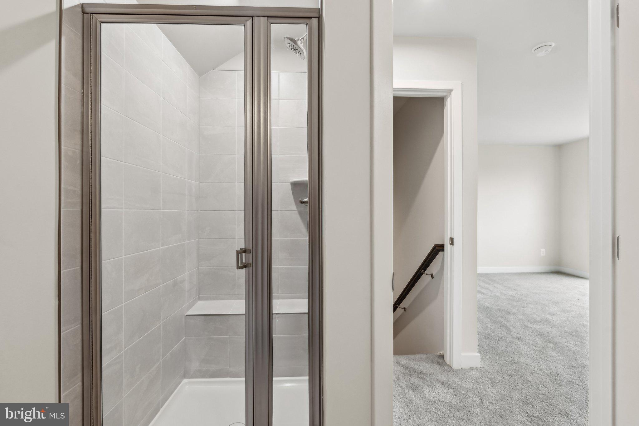 LOUDOUN VIEW CONDO FLATS - Residential Lease