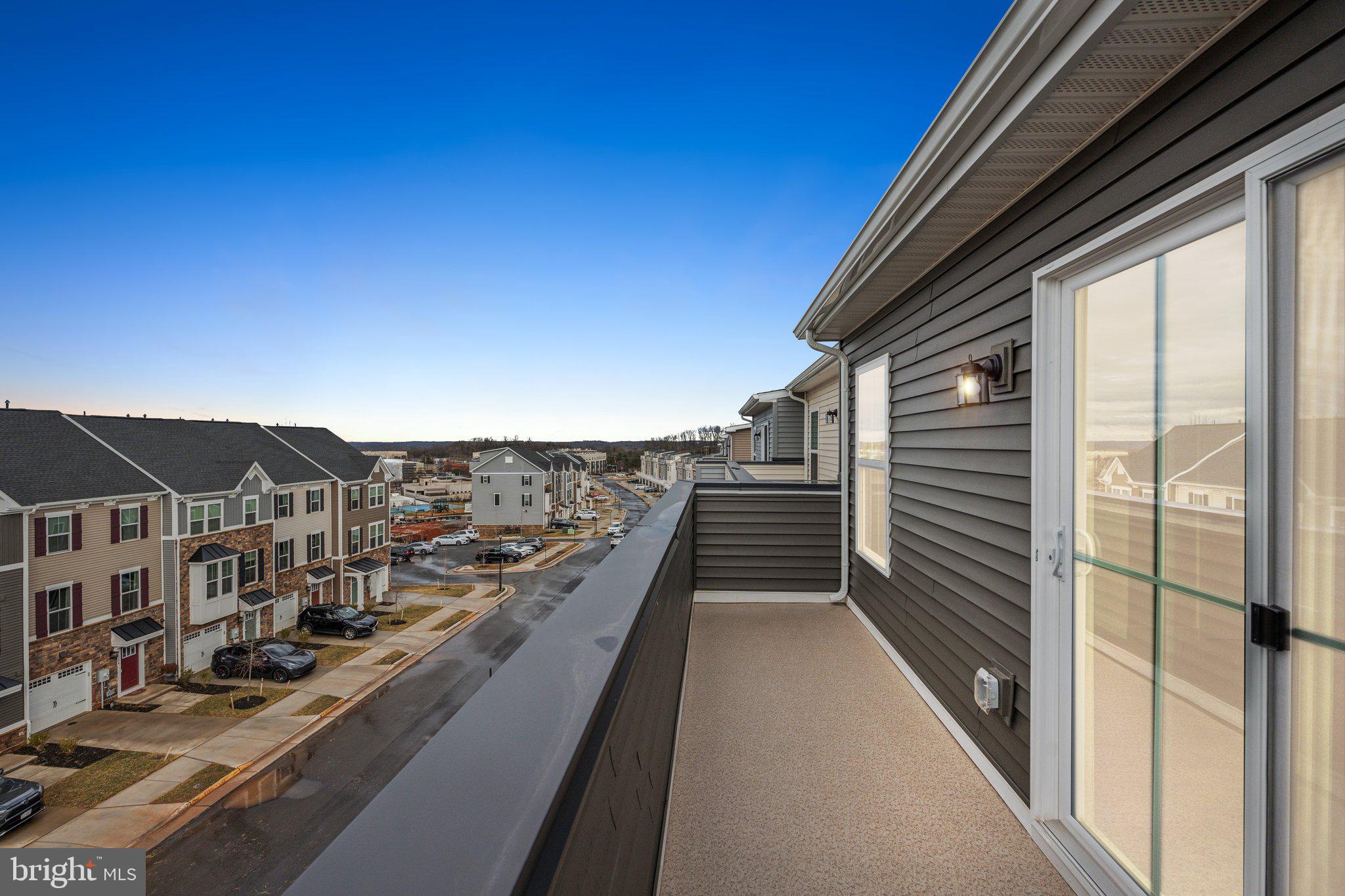 LOUDOUN VIEW CONDO FLATS - Residential Lease