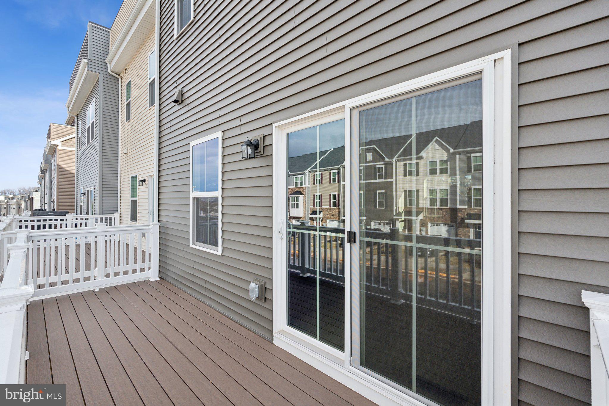 LOUDOUN VIEW CONDO FLATS - Residential Lease