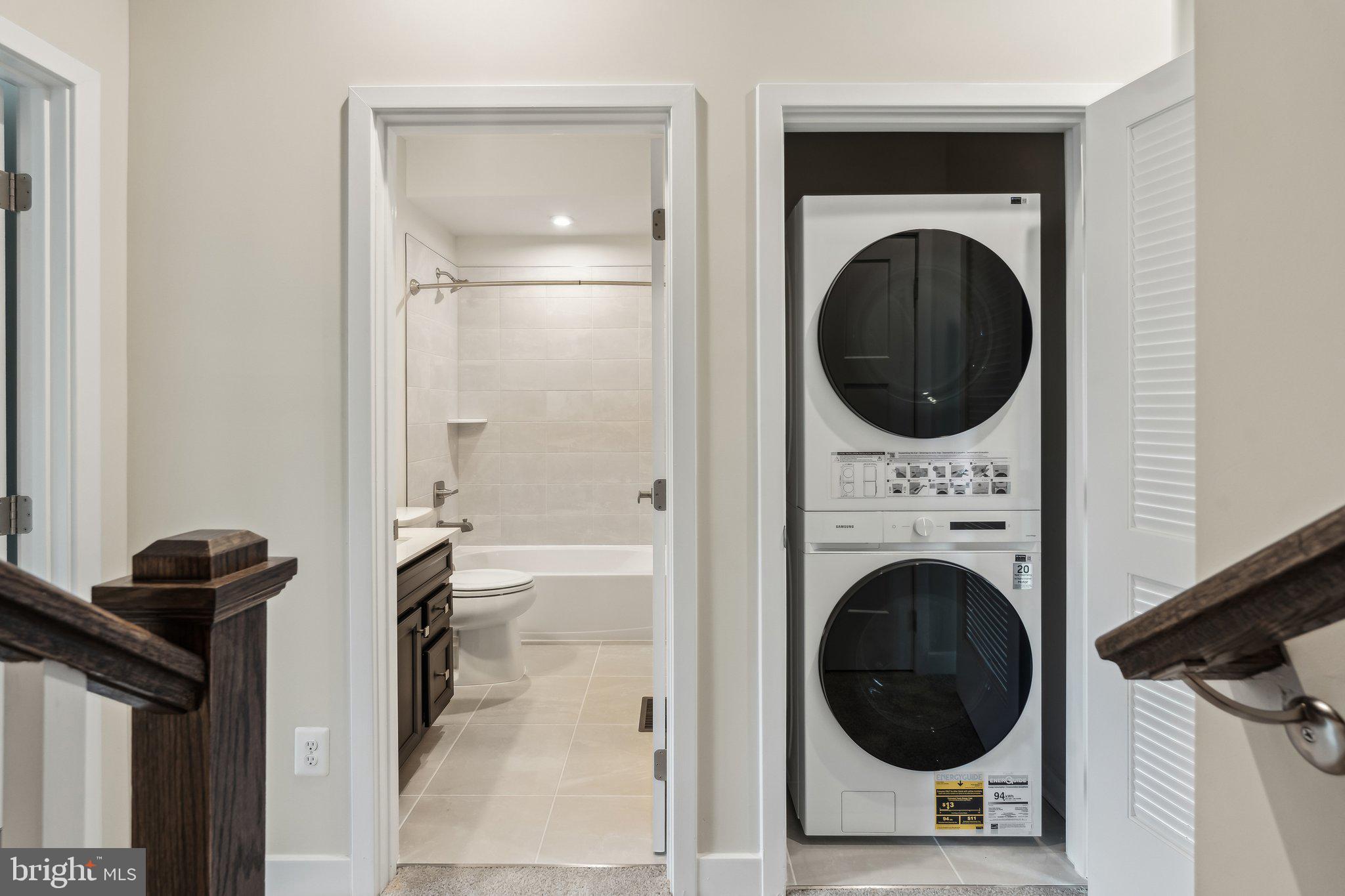 LOUDOUN VIEW CONDO FLATS - Residential Lease