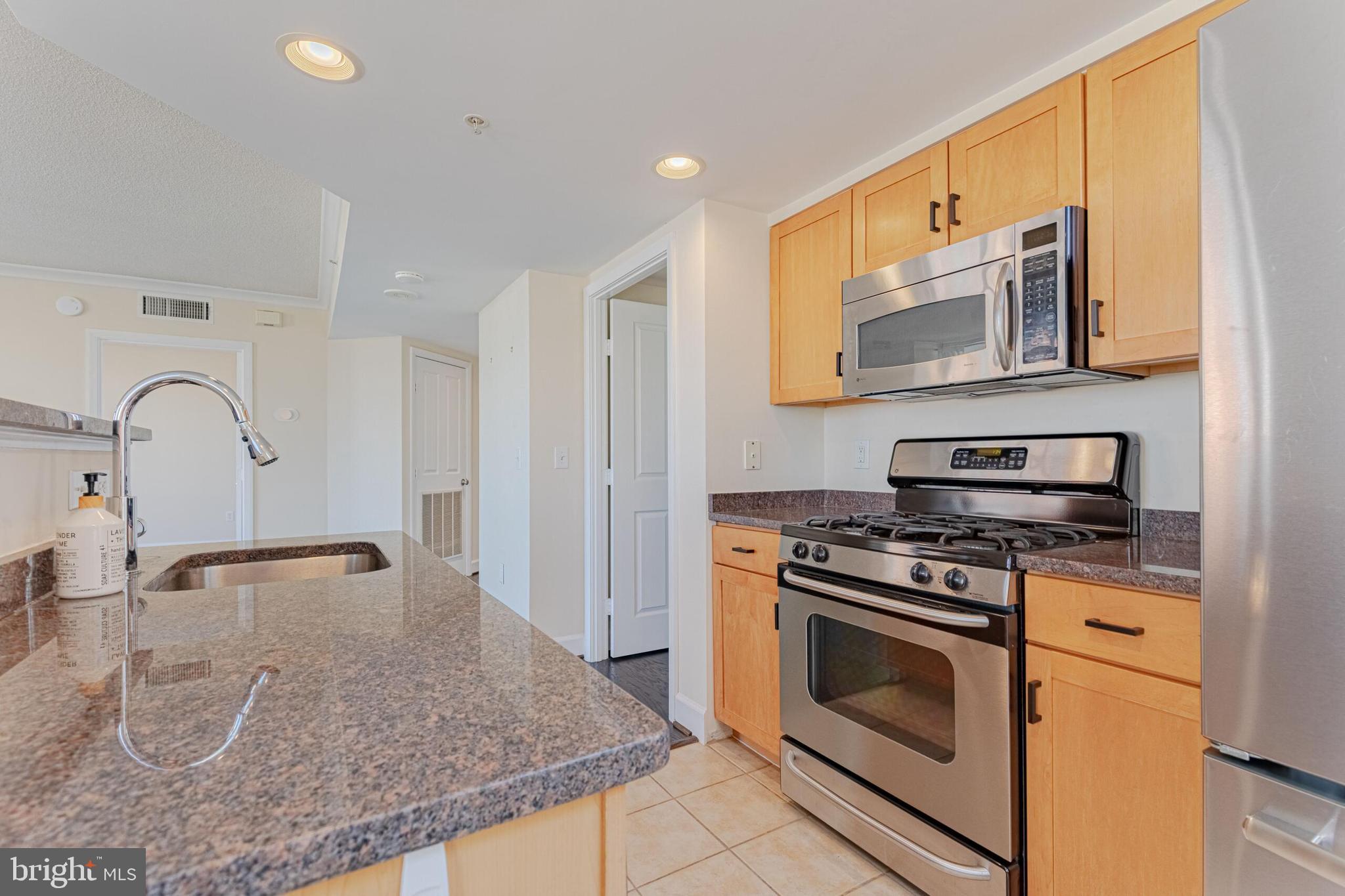 RESIDENCES AT STATION SQUARE - Residential Lease