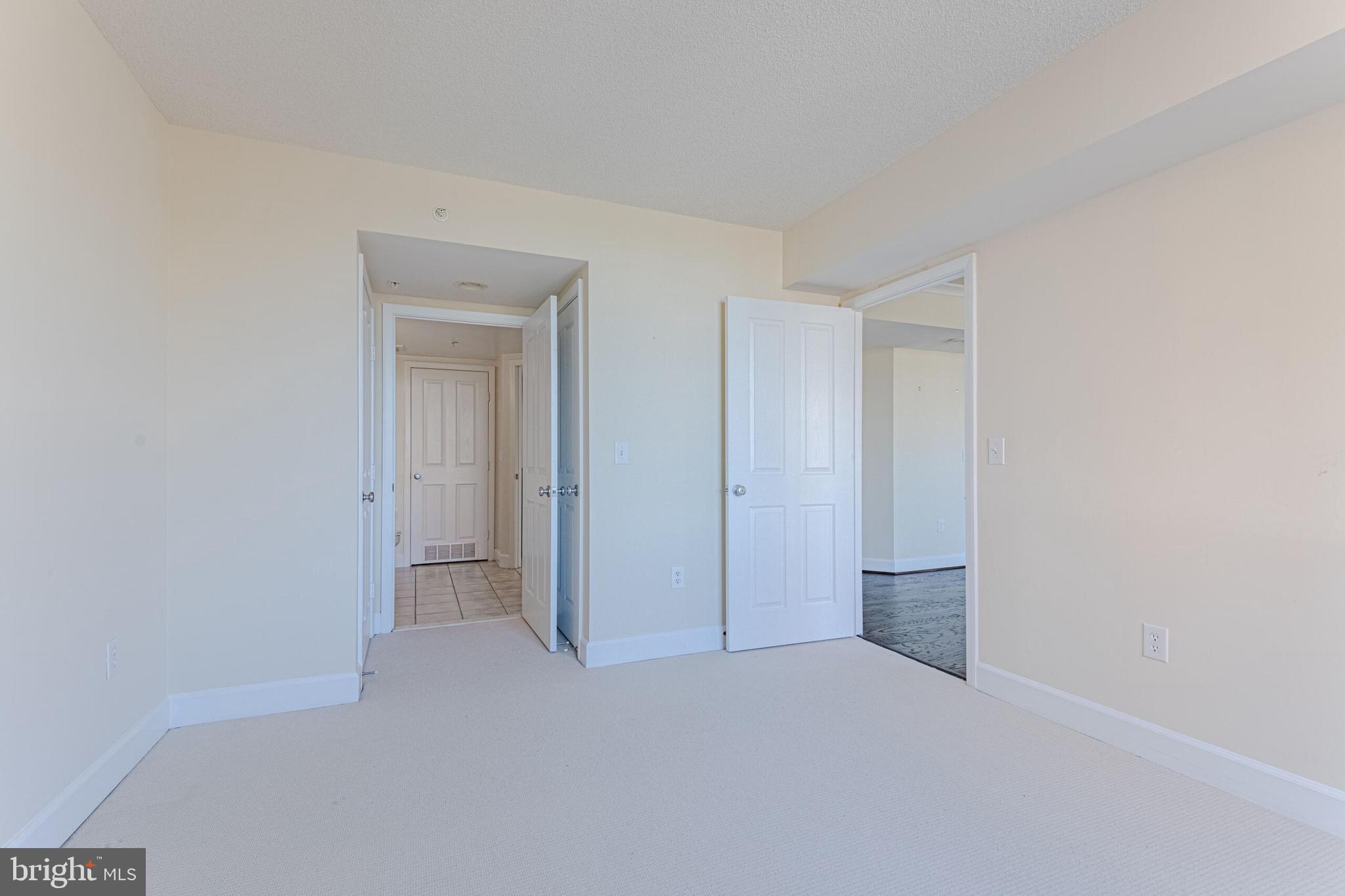 RESIDENCES AT STATION SQUARE - Residential Lease