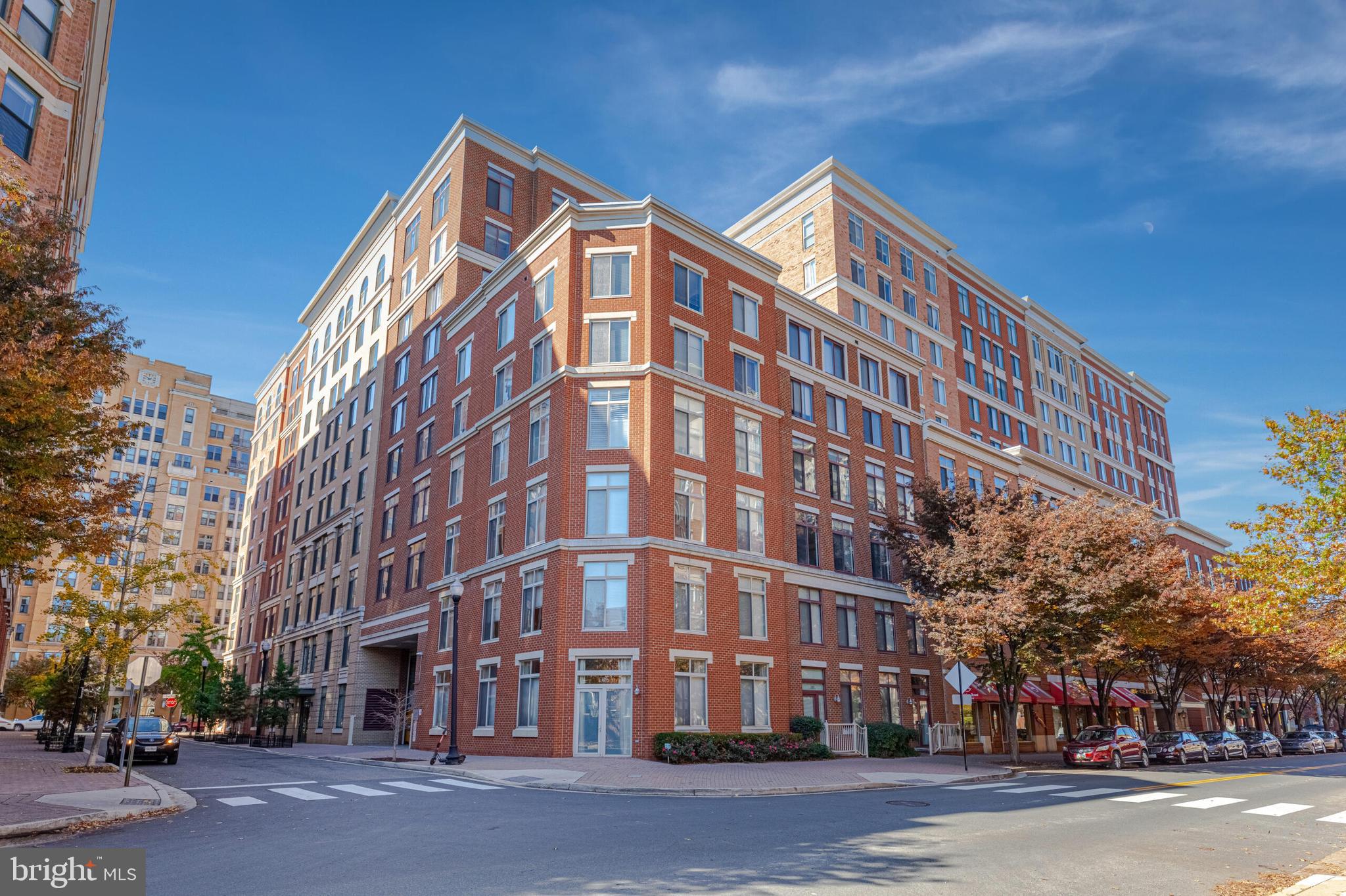 RESIDENCES AT STATION SQUARE - Residential Lease