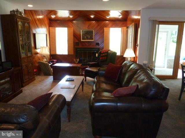 OLD WYNDHAM HILLS - Residential