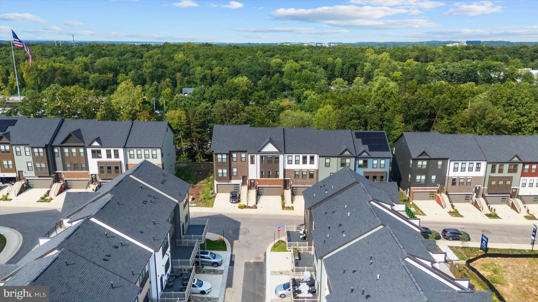 1120 CRESTED WOOD DR