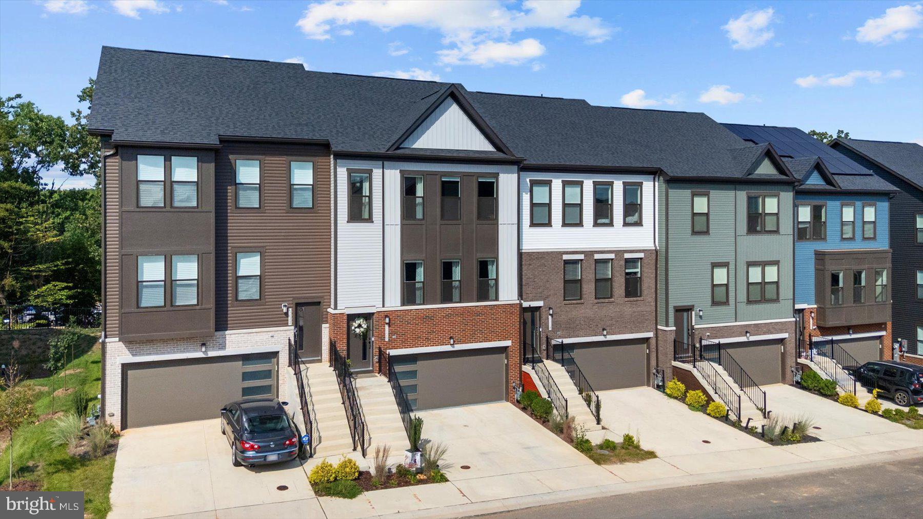 1120 CRESTED WOOD DR