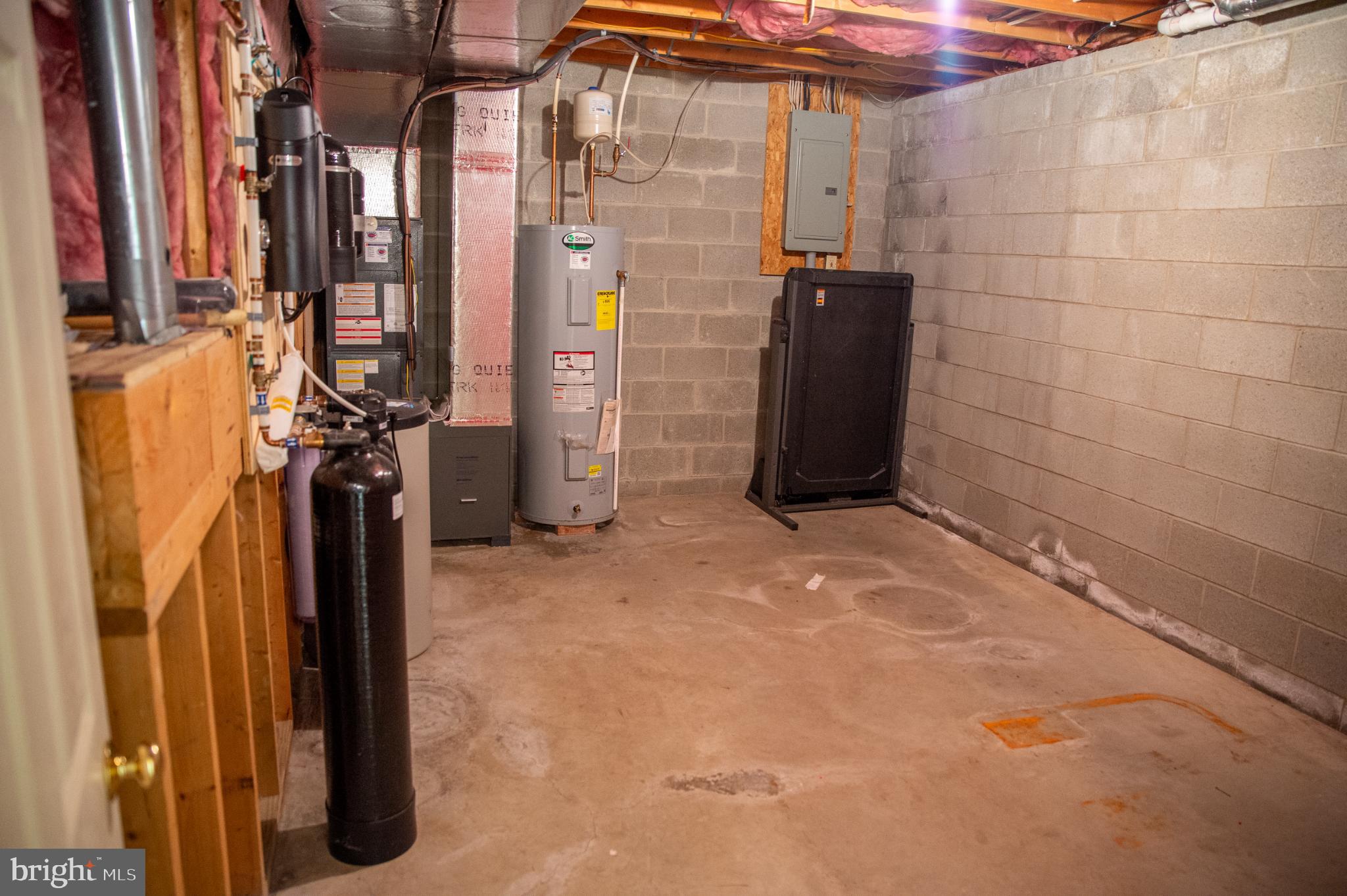 THOROUGHBRED TERRACE - Residential