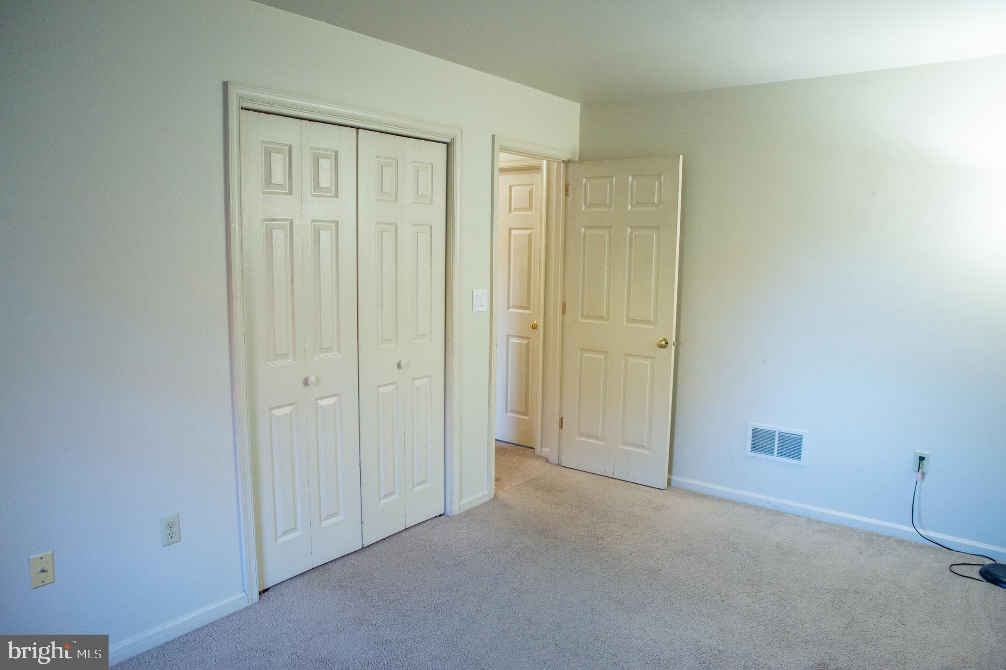 THOROUGHBRED TERRACE - Residential