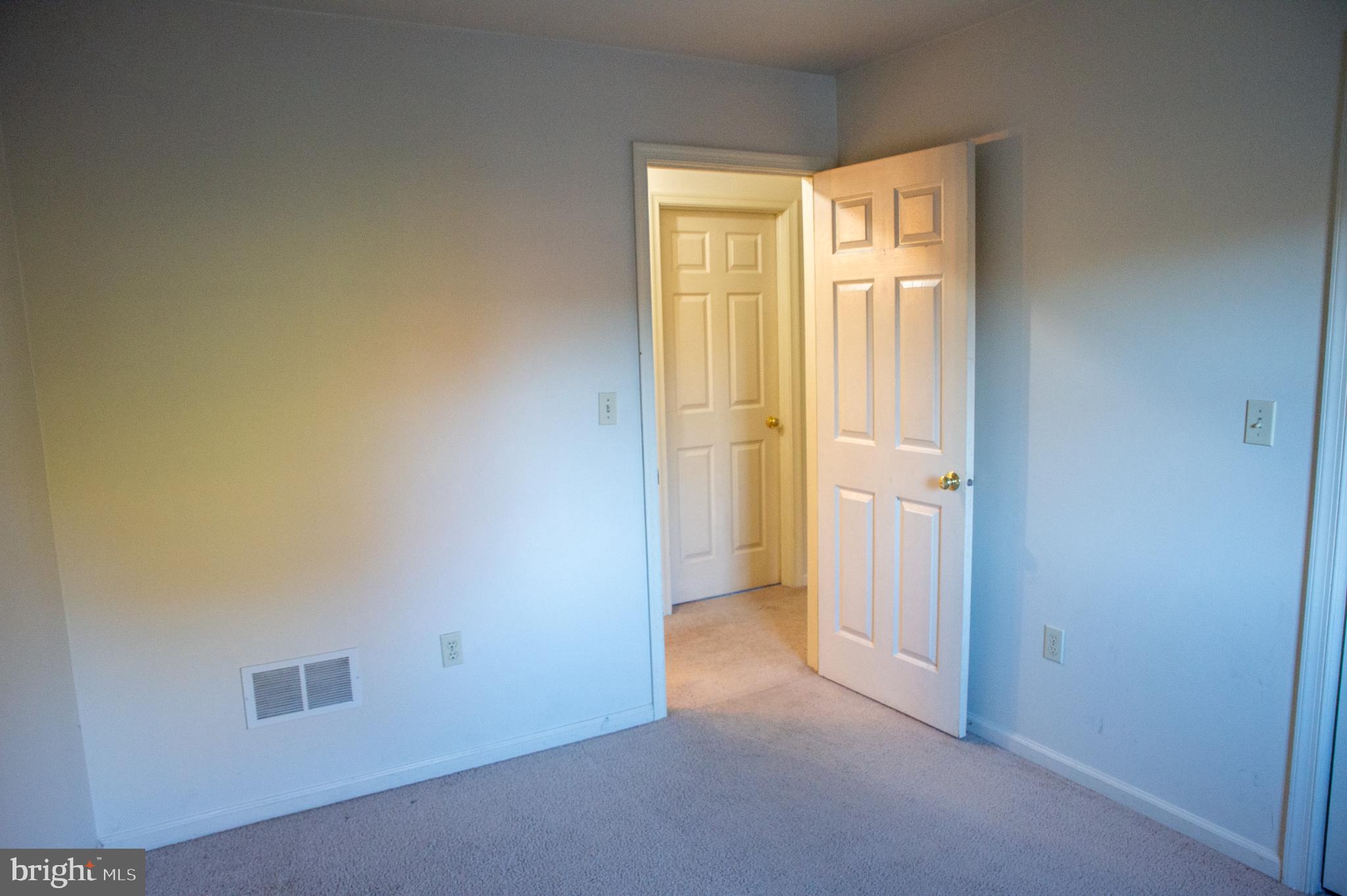 THOROUGHBRED TERRACE - Residential