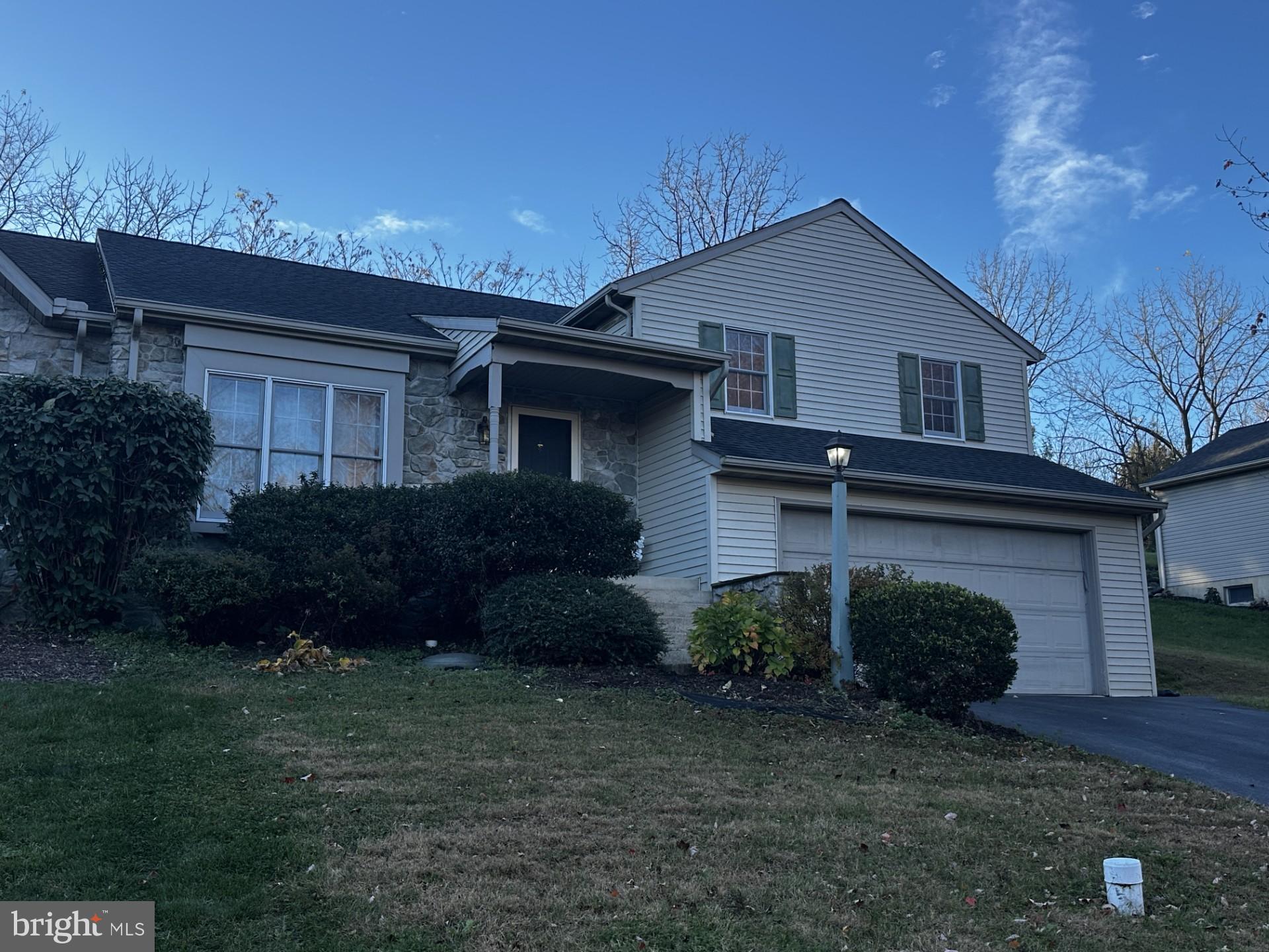 THOROUGHBRED TERRACE - Residential