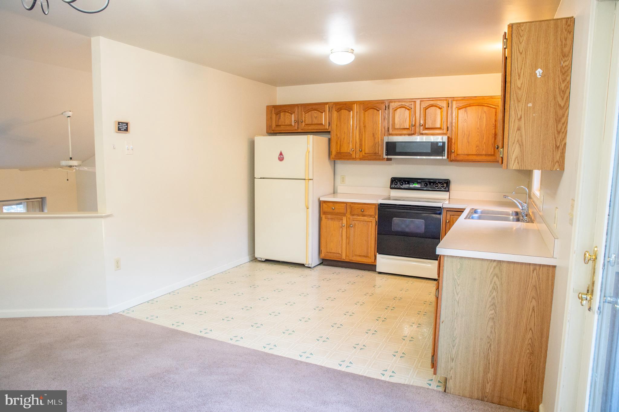 THOROUGHBRED TERRACE - Residential