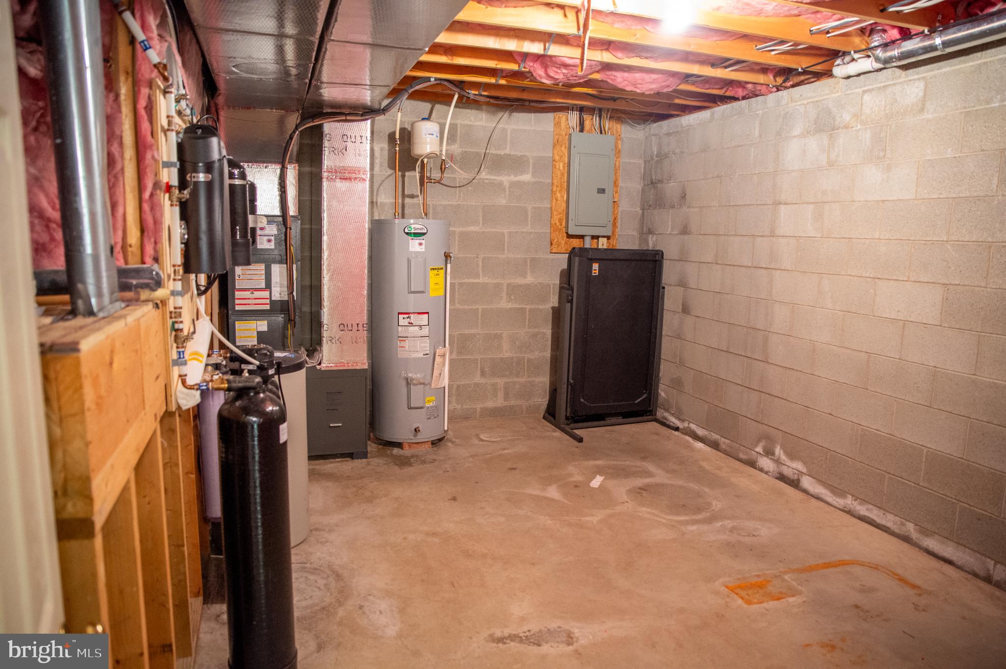 THOROUGHBRED TERRACE - Residential