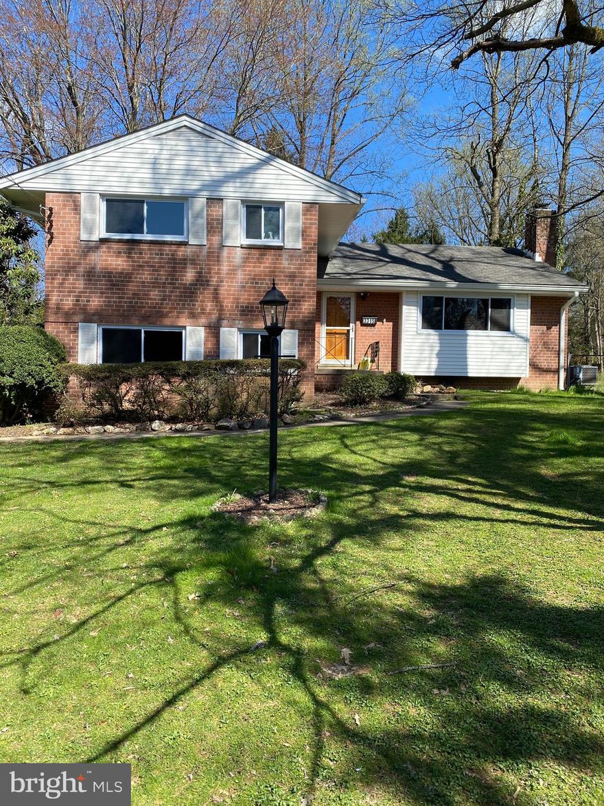 Welcome to 3315 Sleepy Lane in Falls Church Va! 3 Bedroom/2 Full Bath split level home located in Sleepy Hollow Estates. Beautiful hardwood floors on the main and upper bedroom level. Updated master bath, new windows. All appliances less than 2 years old.  Lower level family room with access to huge backyard.  Home sits on cul de sac.  Driveway parking. Pets on case by case basis. Dogs permitted,  please no cats.