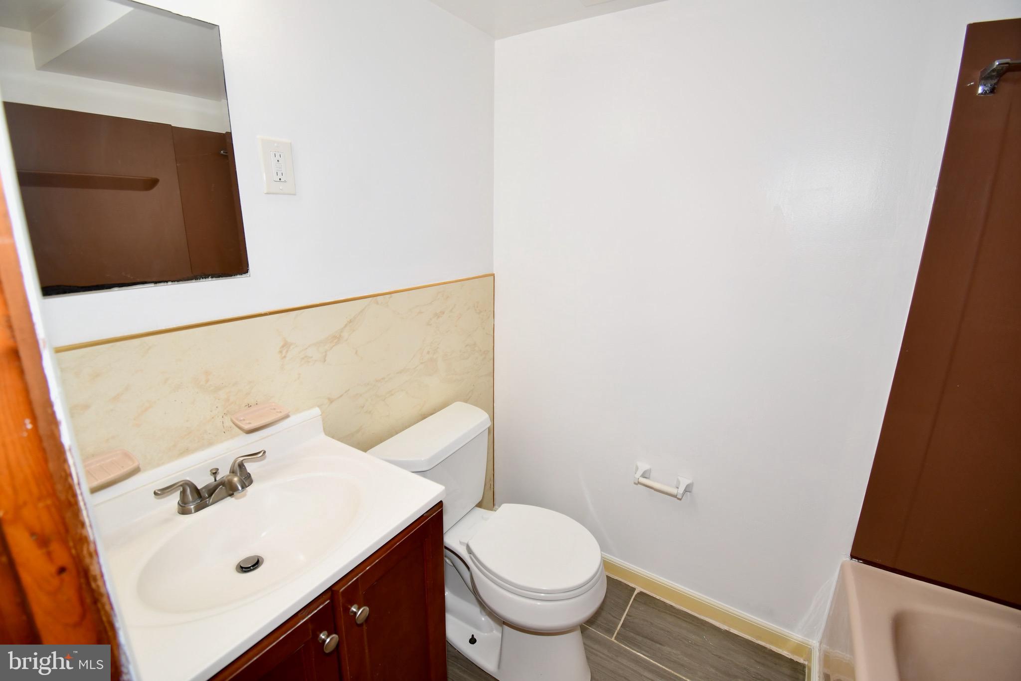 KENSINGTON KNOLLS - Residential