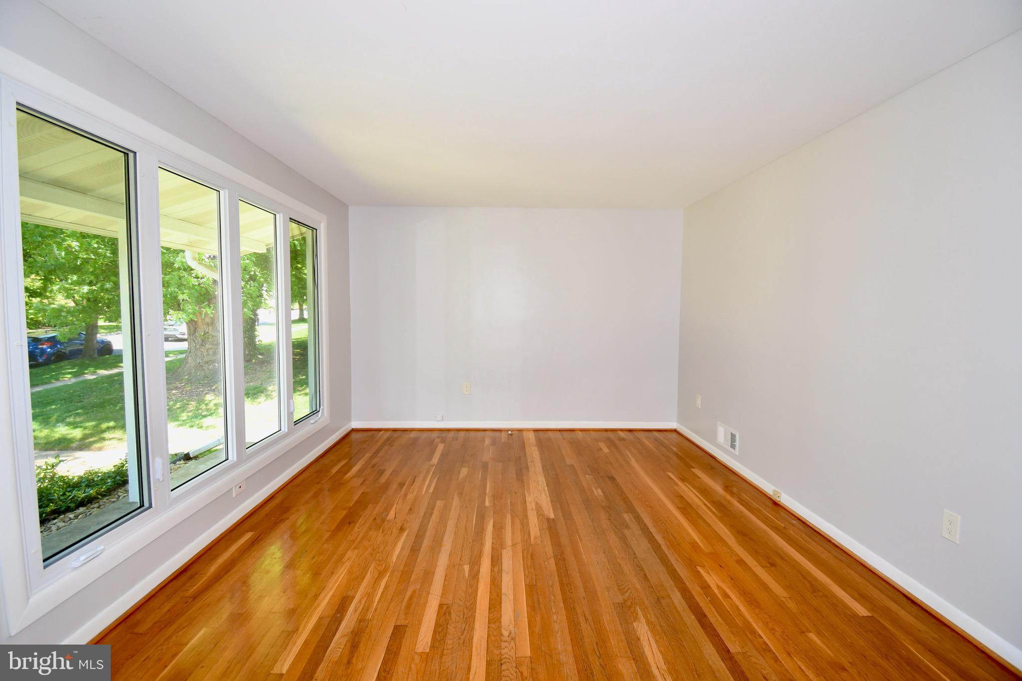 KENSINGTON KNOLLS - Residential