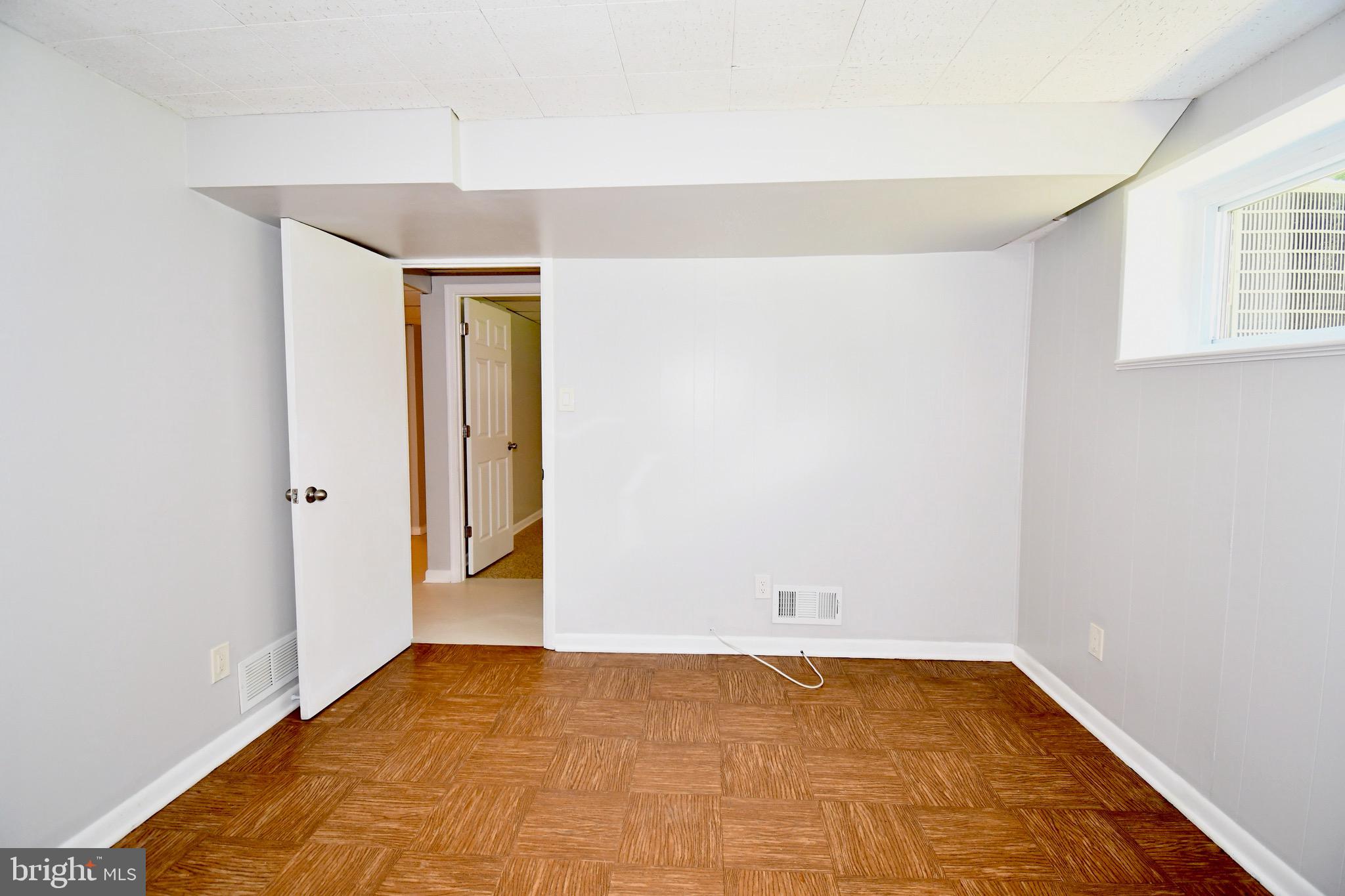 KENSINGTON KNOLLS - Residential